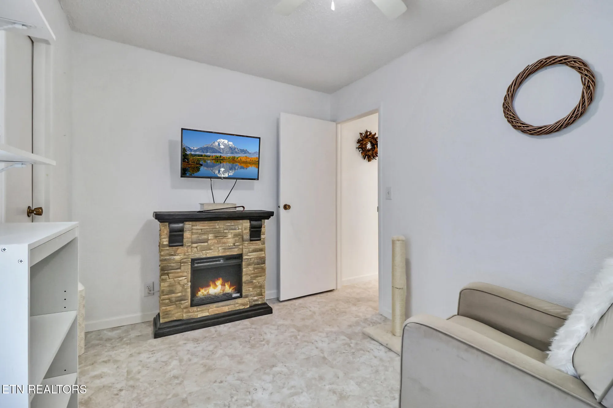 Property Slideshow image 19 of 32 | 74 lakeshore ct unit 78, Crossville, TN, 38558