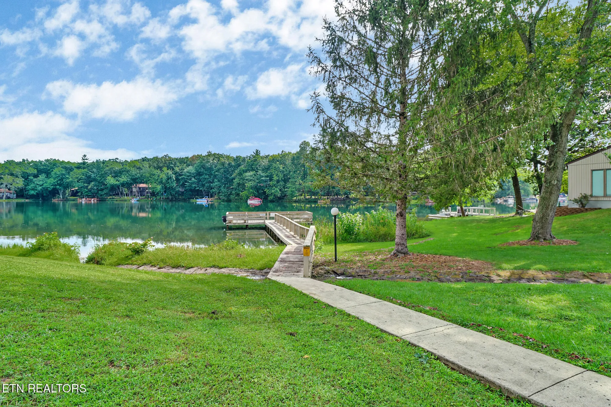 Property Slideshow image 30 of 32 | 74 lakeshore ct unit 78, Crossville, TN, 38558