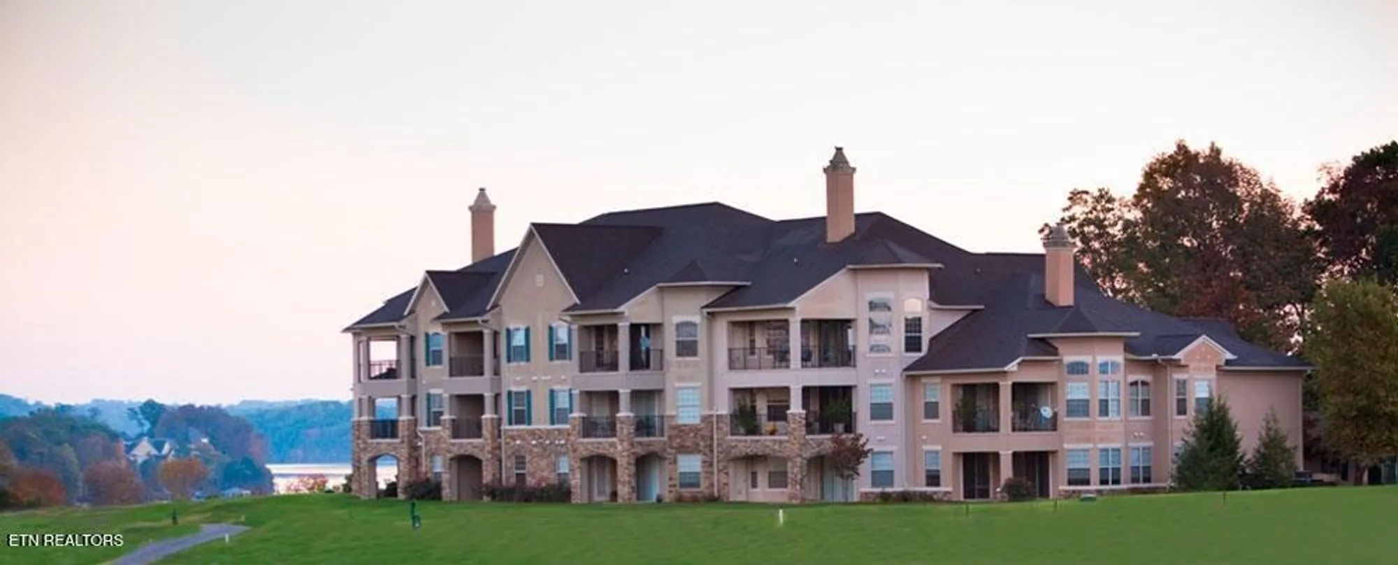 Property Slideshow image 15 of 34 | 535 rarity bay pkwy apt 304, Vonore, TN, 37885