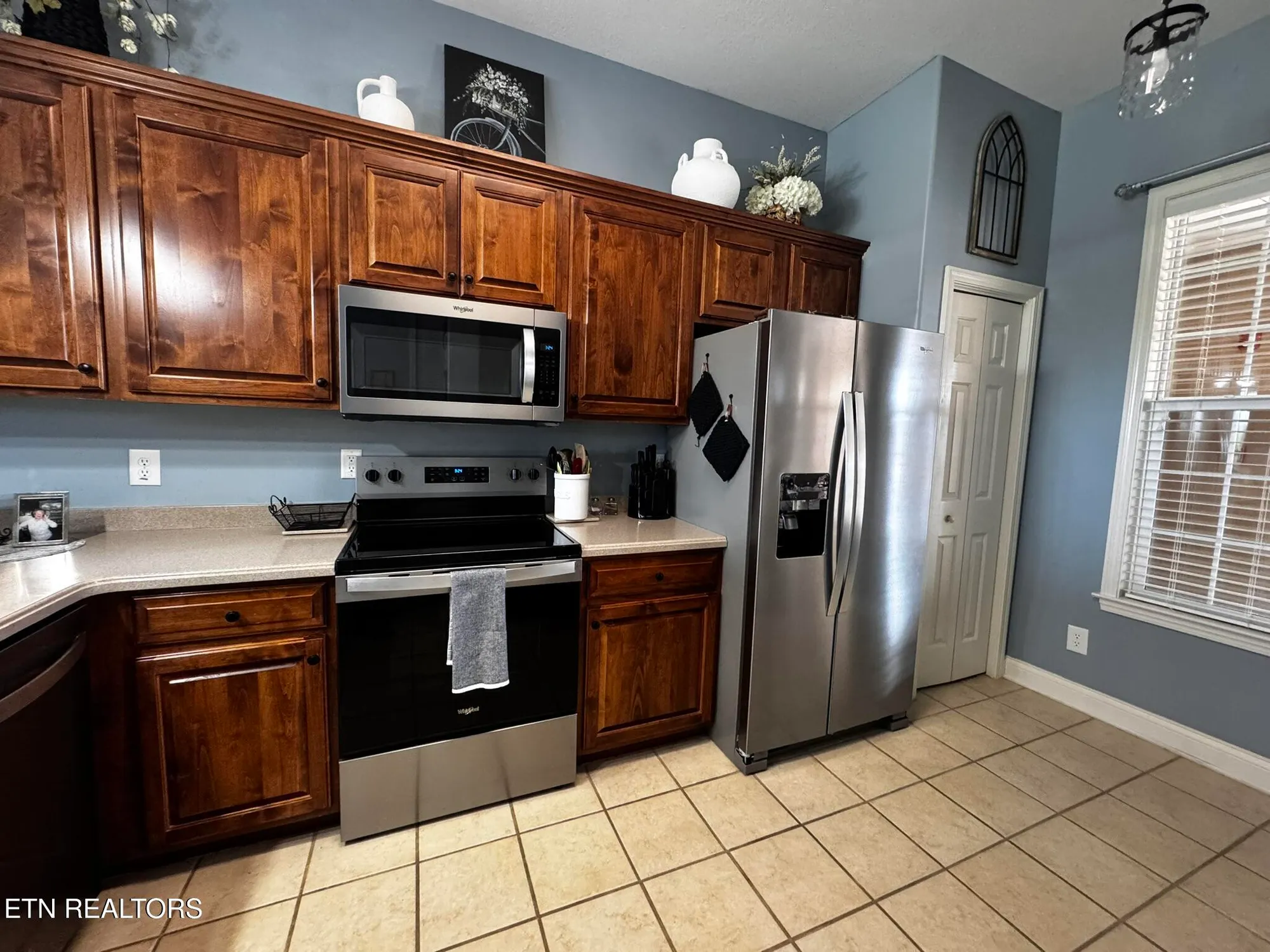 Property Slideshow image 6 of 34 | 535 rarity bay pkwy apt 304, Vonore, TN, 37885