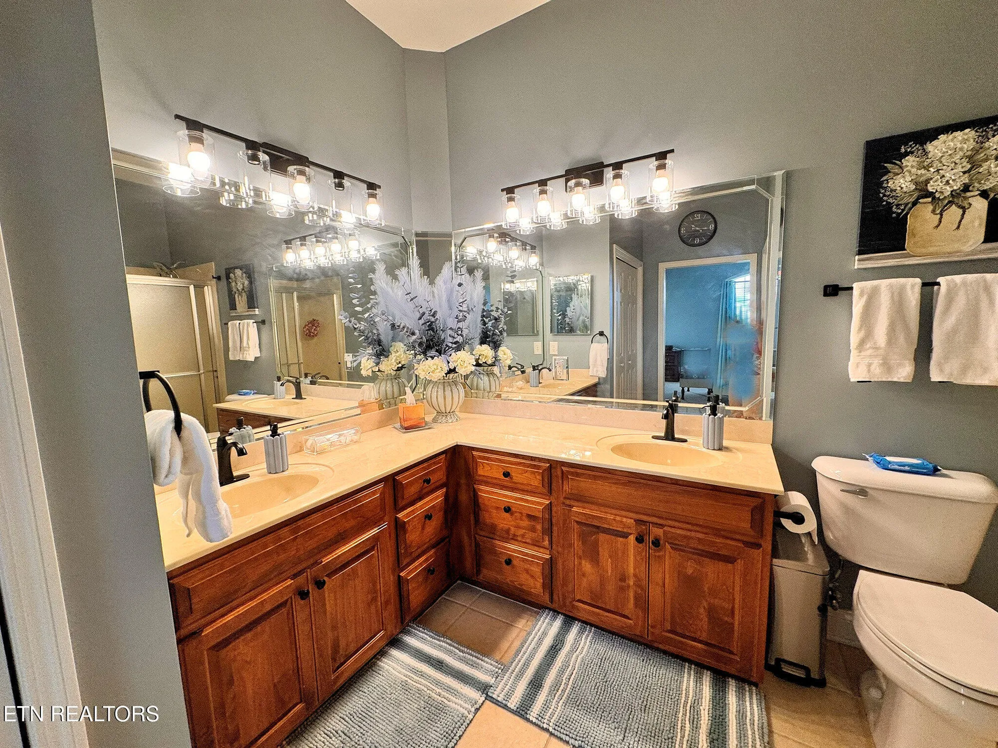 Property Slideshow image 9 of 34 | 535 rarity bay pkwy apt 304, Vonore, TN, 37885