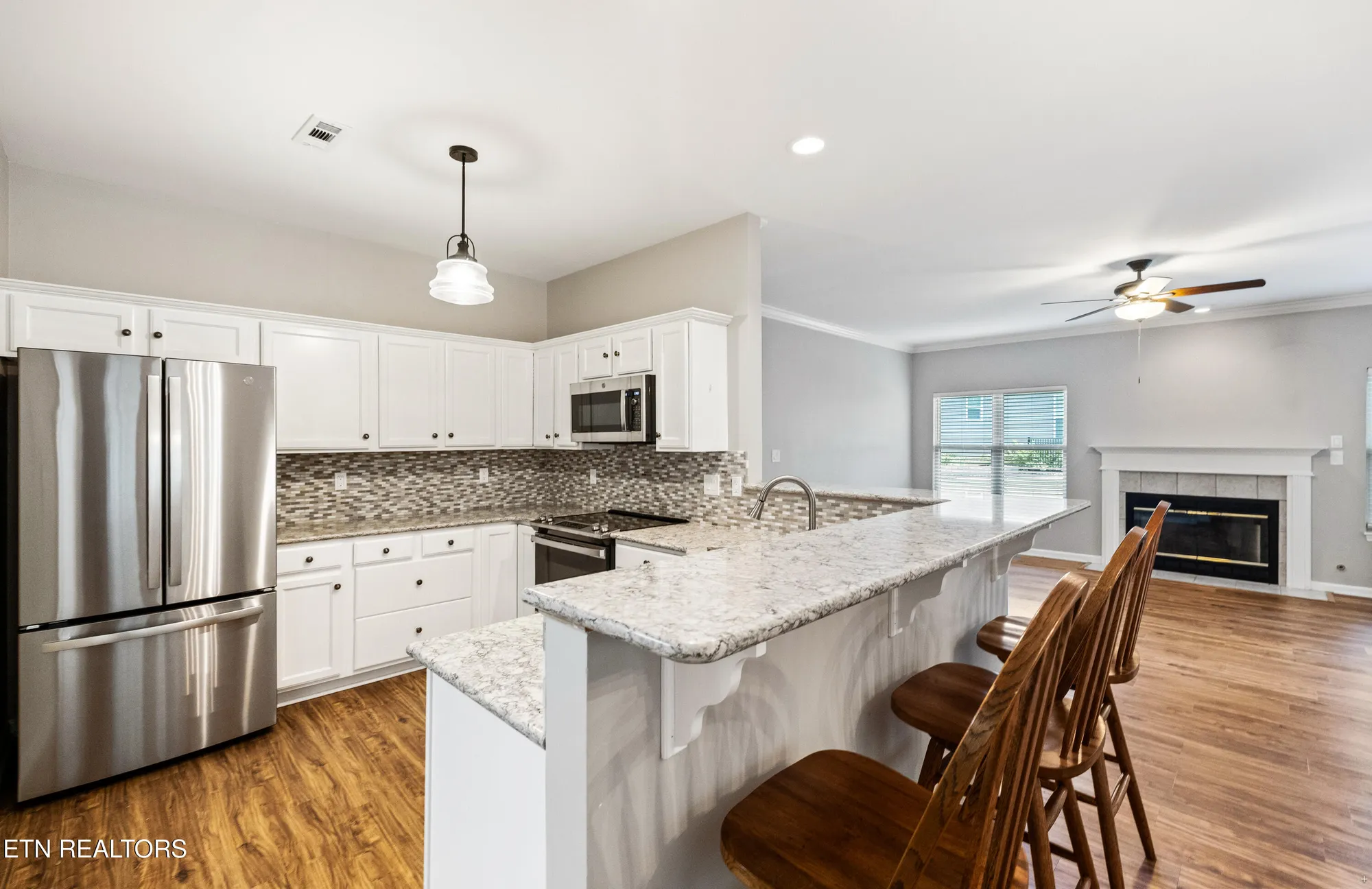 Property Slideshow image 4 of 19 | 512 igoti pl, Loudon, TN, 37774