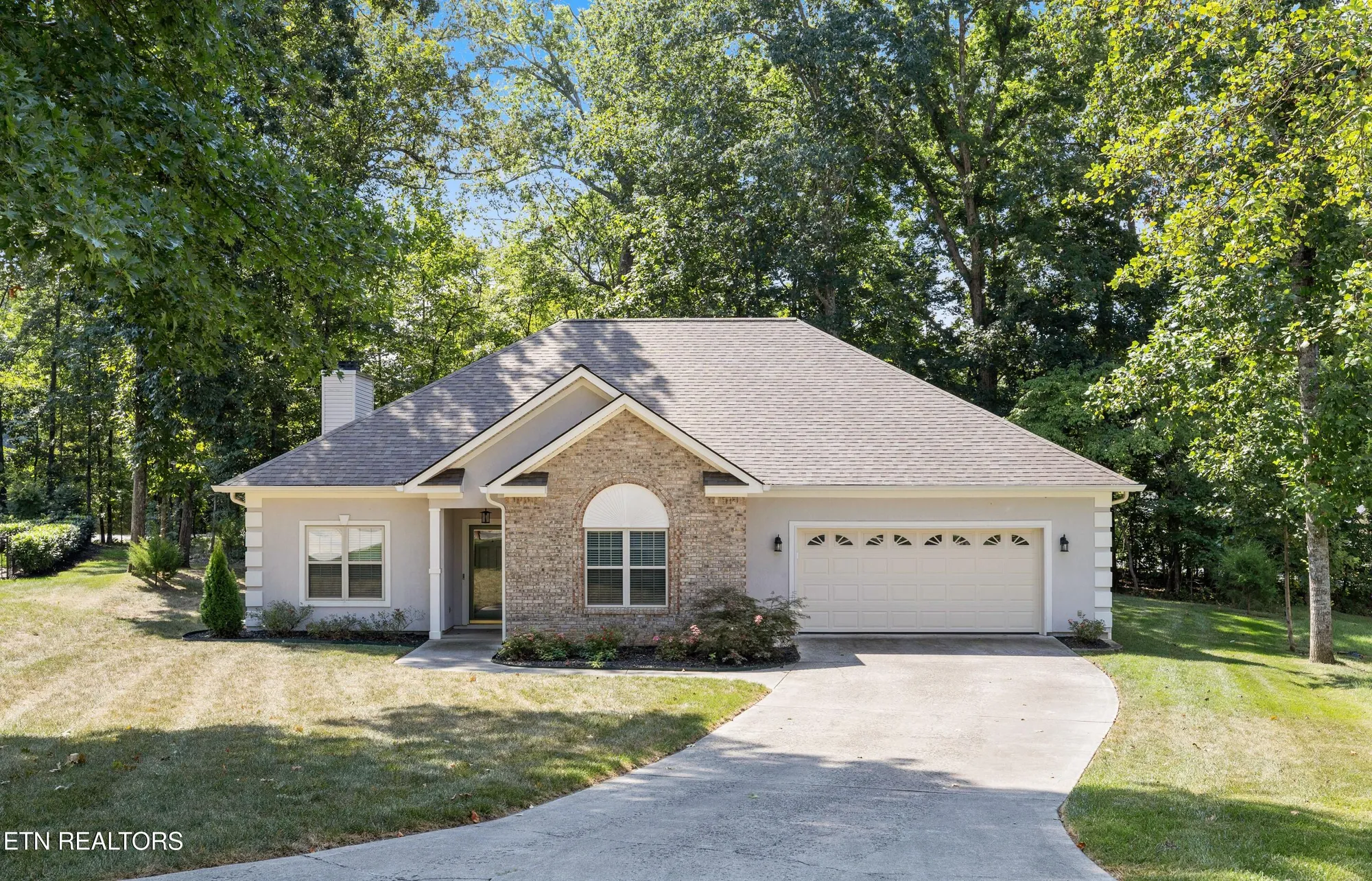 Property Slideshow image 1 of 19 | 512 igoti pl, Loudon, TN, 37774