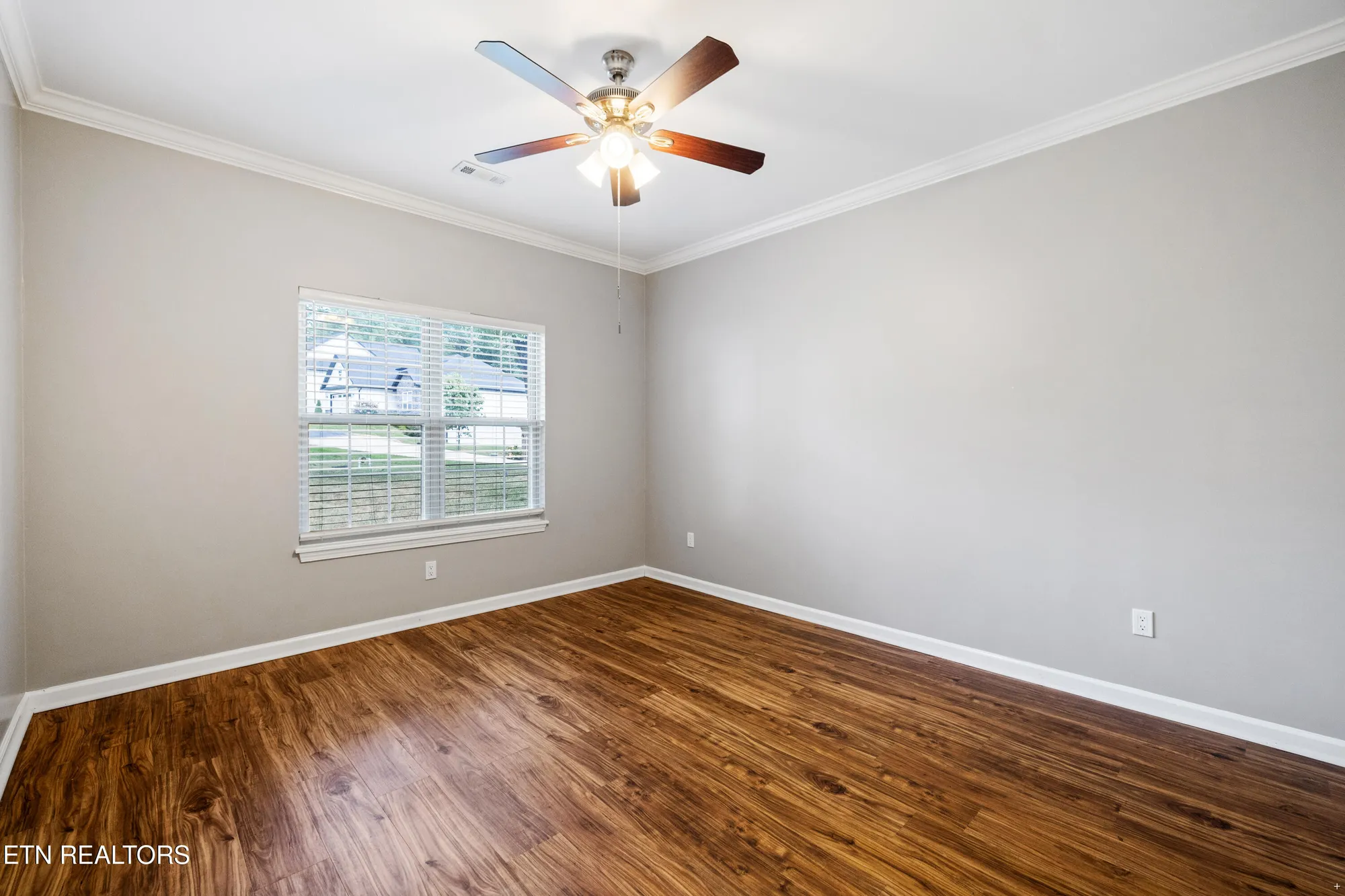 Property Slideshow image 14 of 19 | 512 igoti pl, Loudon, TN, 37774