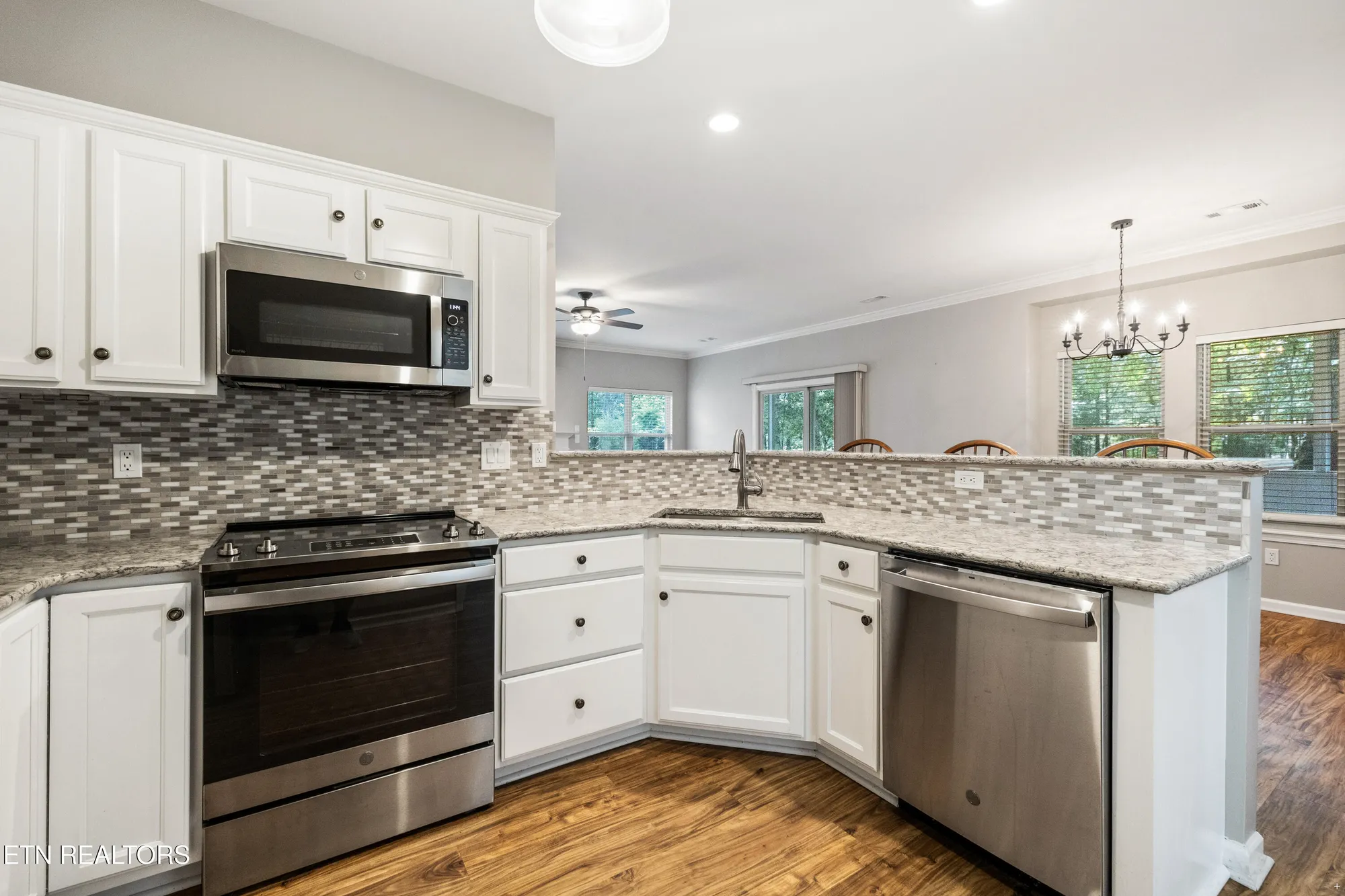 Property Slideshow image 3 of 19 | 512 igoti pl, Loudon, TN, 37774