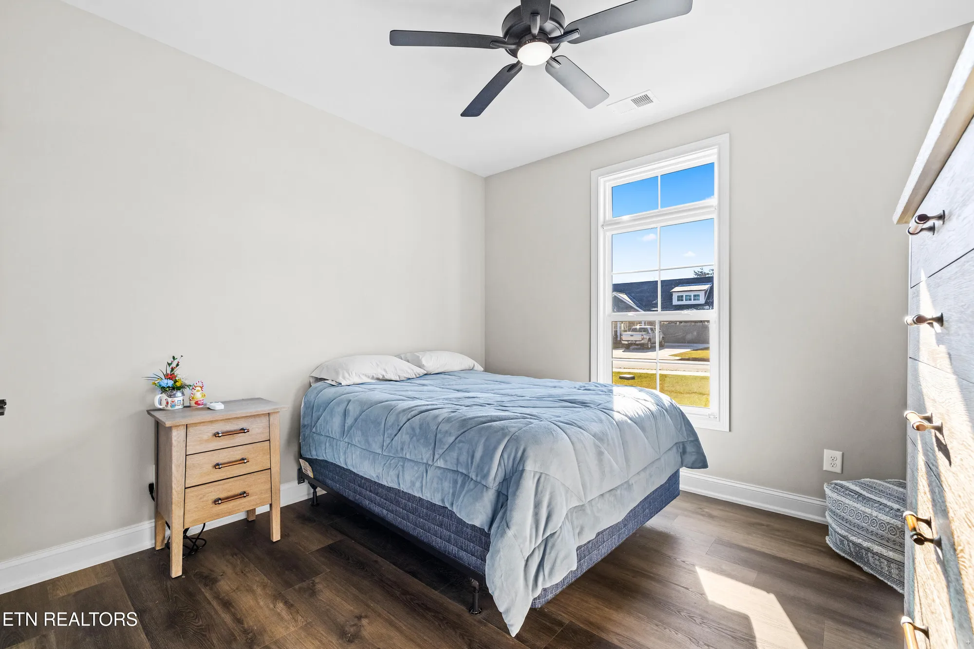 Property Slideshow image 12 of 23 | 511 chestnut pl, Loudon, TN, 37774