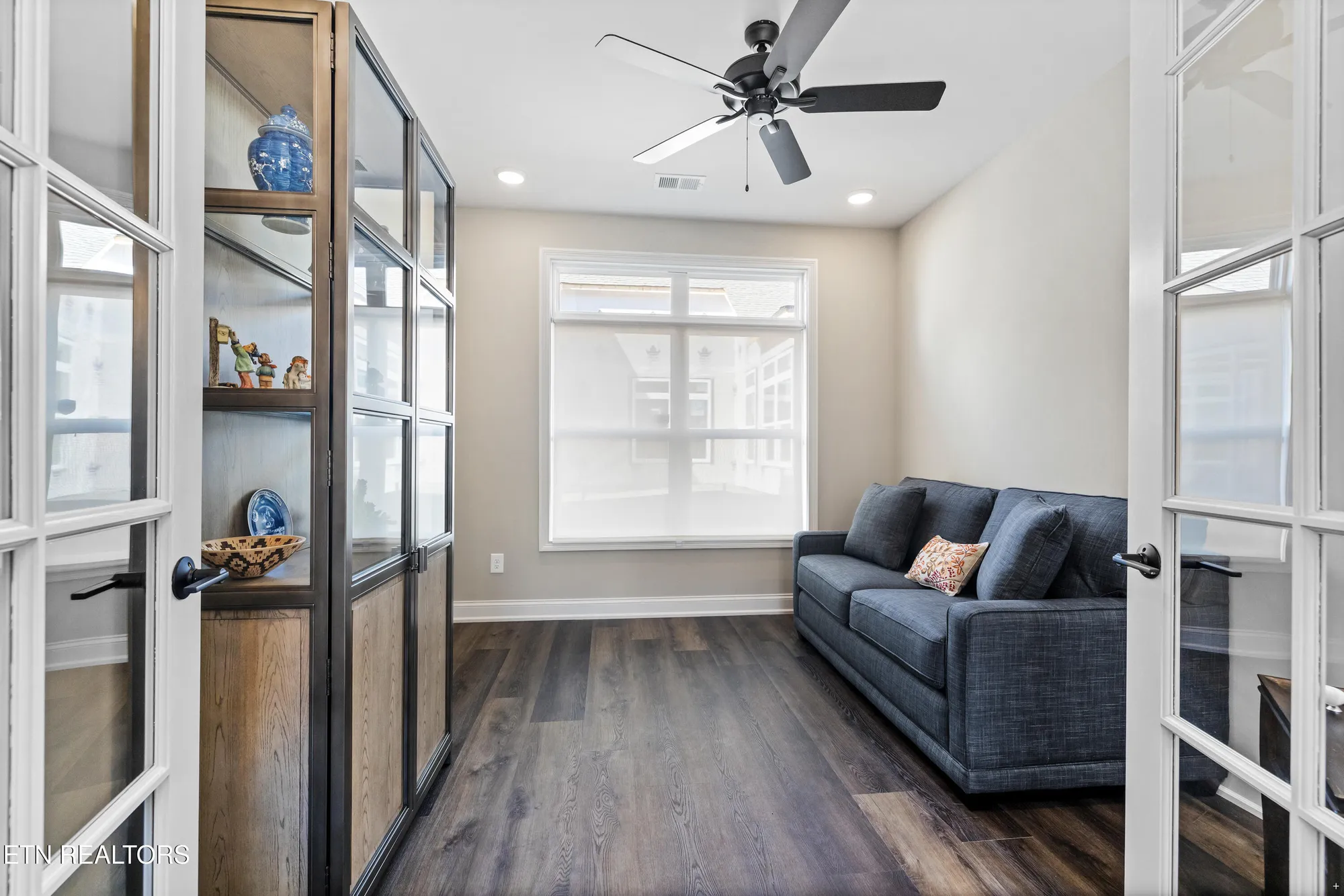 Property Slideshow image 9 of 23 | 511 chestnut pl, Loudon, TN, 37774