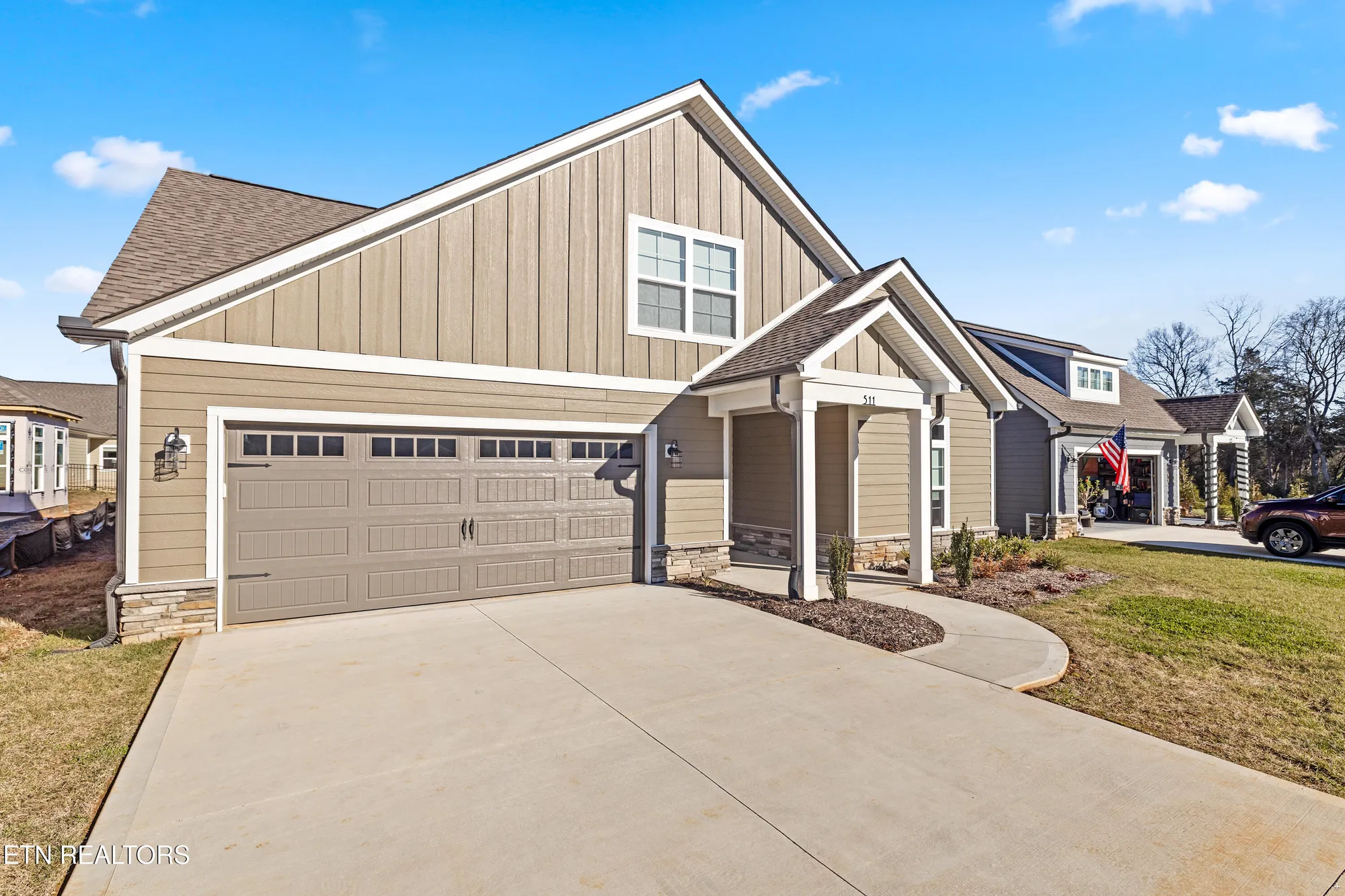 Property Slideshow image 1 of 23 | 511 chestnut pl, Loudon, TN, 37774