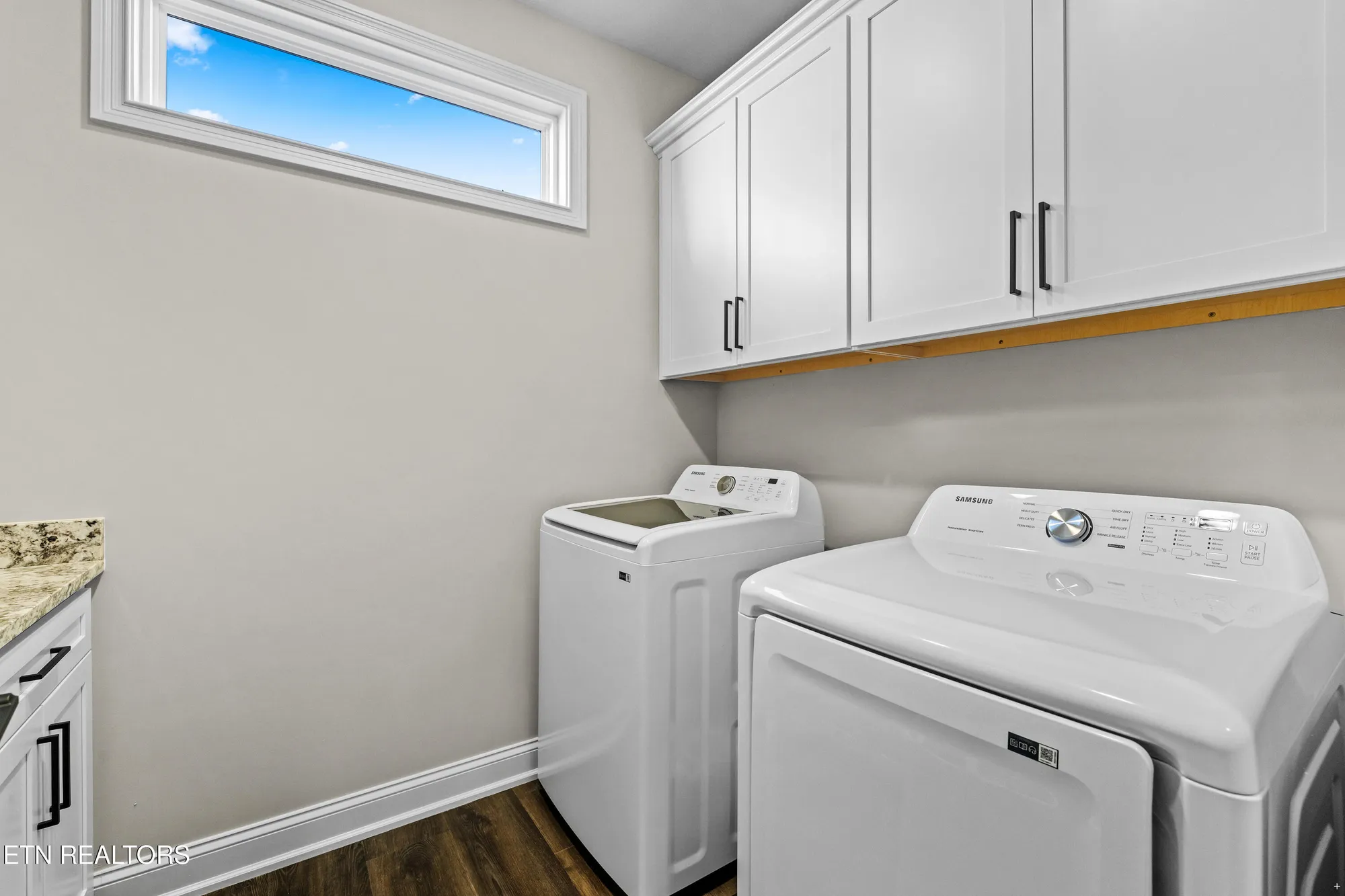 Property Slideshow image 16 of 23 | 511 chestnut pl, Loudon, TN, 37774