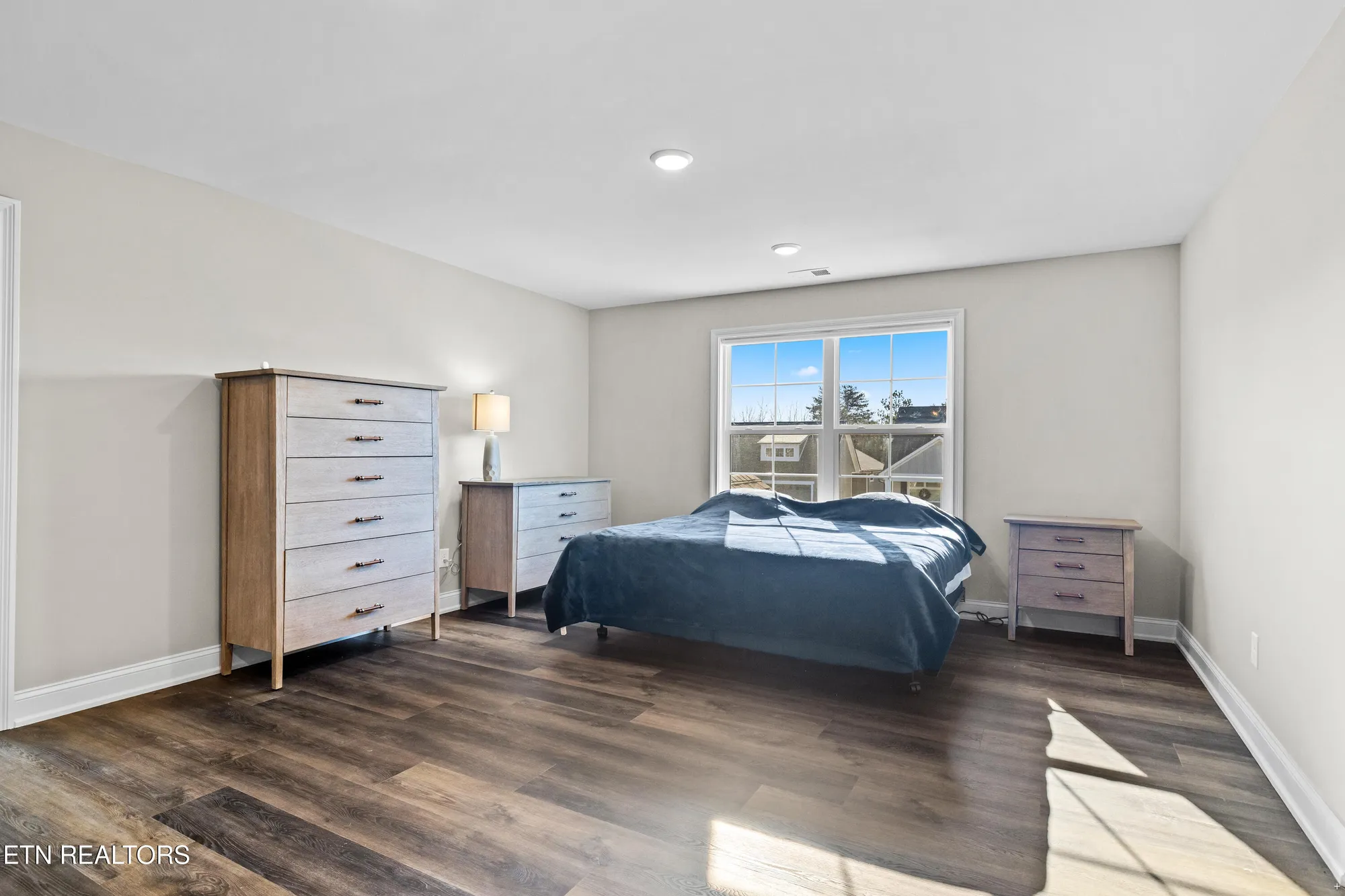 Property Slideshow image 20 of 23 | 511 chestnut pl, Loudon, TN, 37774