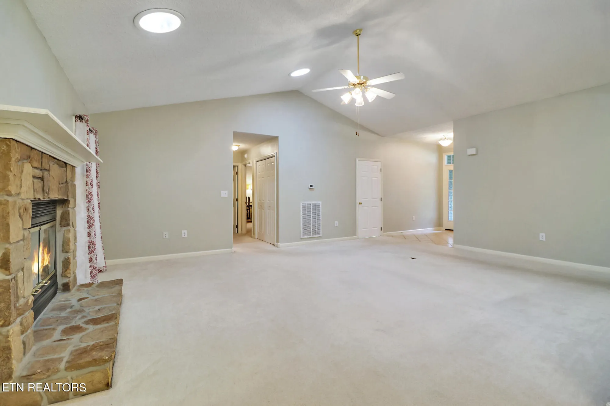 Property Slideshow image 6 of 36 | 104 glenwood dr, Crossville, TN, 38558