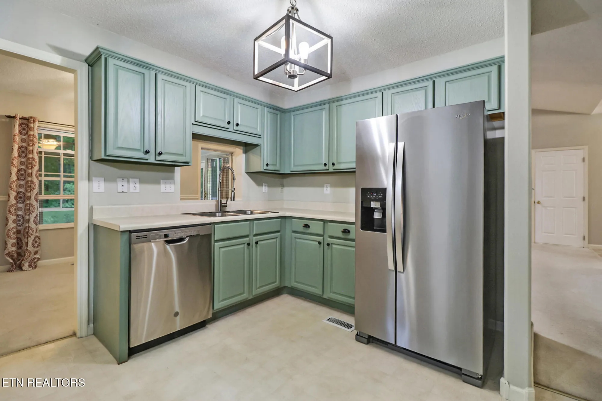 Property Slideshow image 14 of 36 | 104 glenwood dr, Crossville, TN, 38558