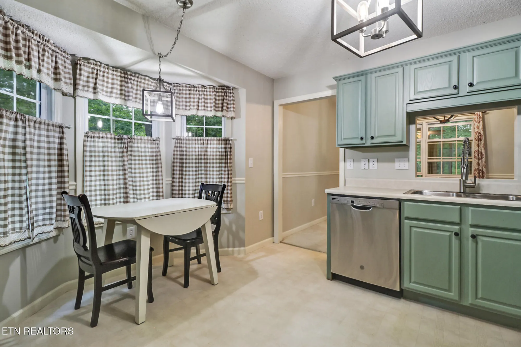 Property Slideshow image 16 of 36 | 104 glenwood dr, Crossville, TN, 38558