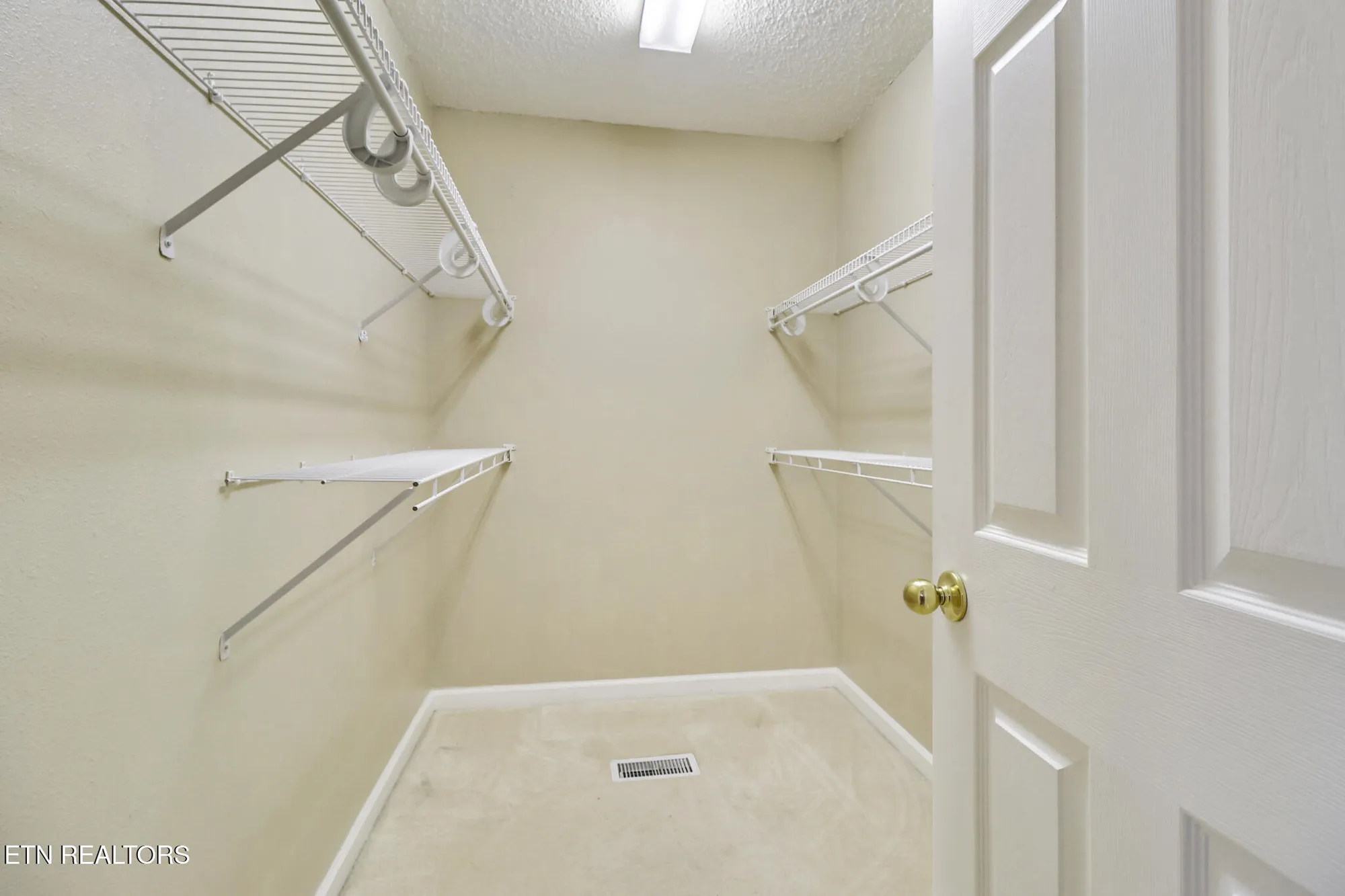 Property Slideshow image 24 of 36 | 104 glenwood dr, Crossville, TN, 38558