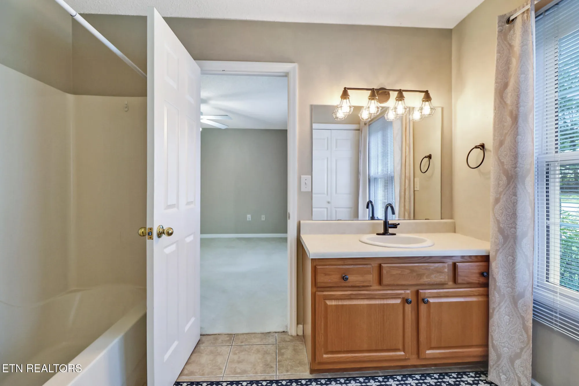 Property Slideshow image 25 of 36 | 104 glenwood dr, Crossville, TN, 38558