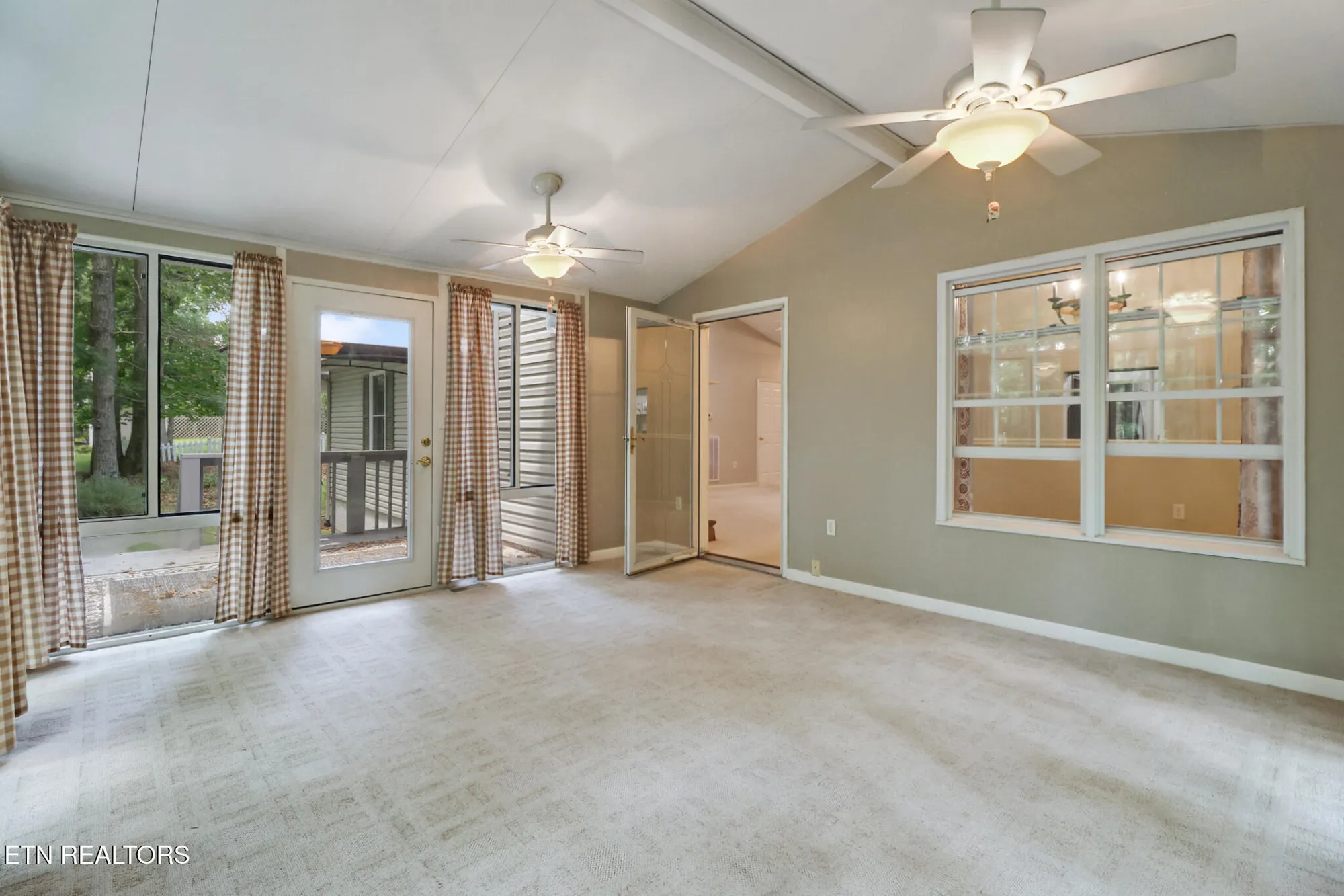 Property Slideshow image 17 of 36 | 104 glenwood dr, Crossville, TN, 38558