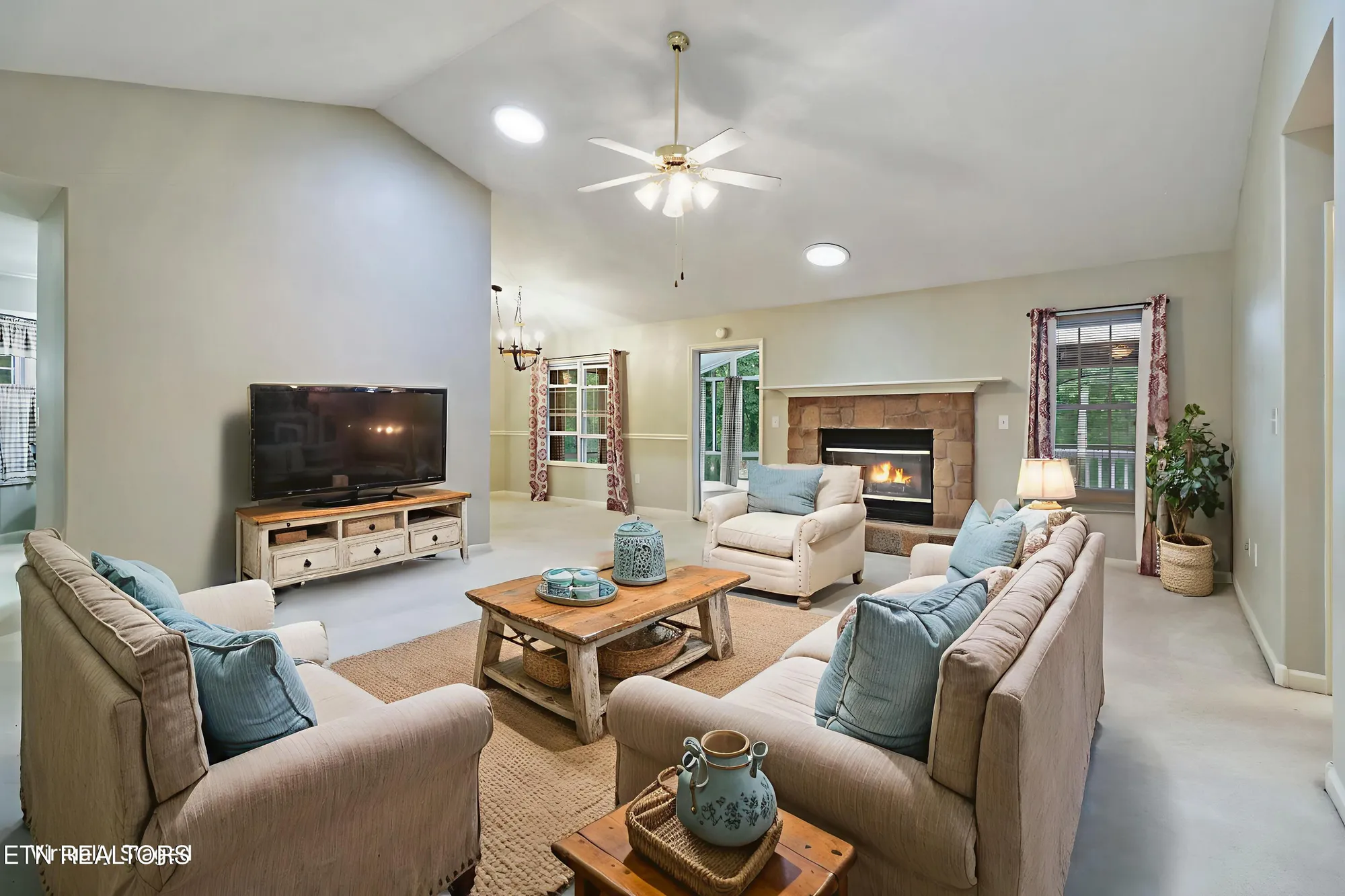 Property Slideshow image 11 of 36 | 104 glenwood dr, Crossville, TN, 38558