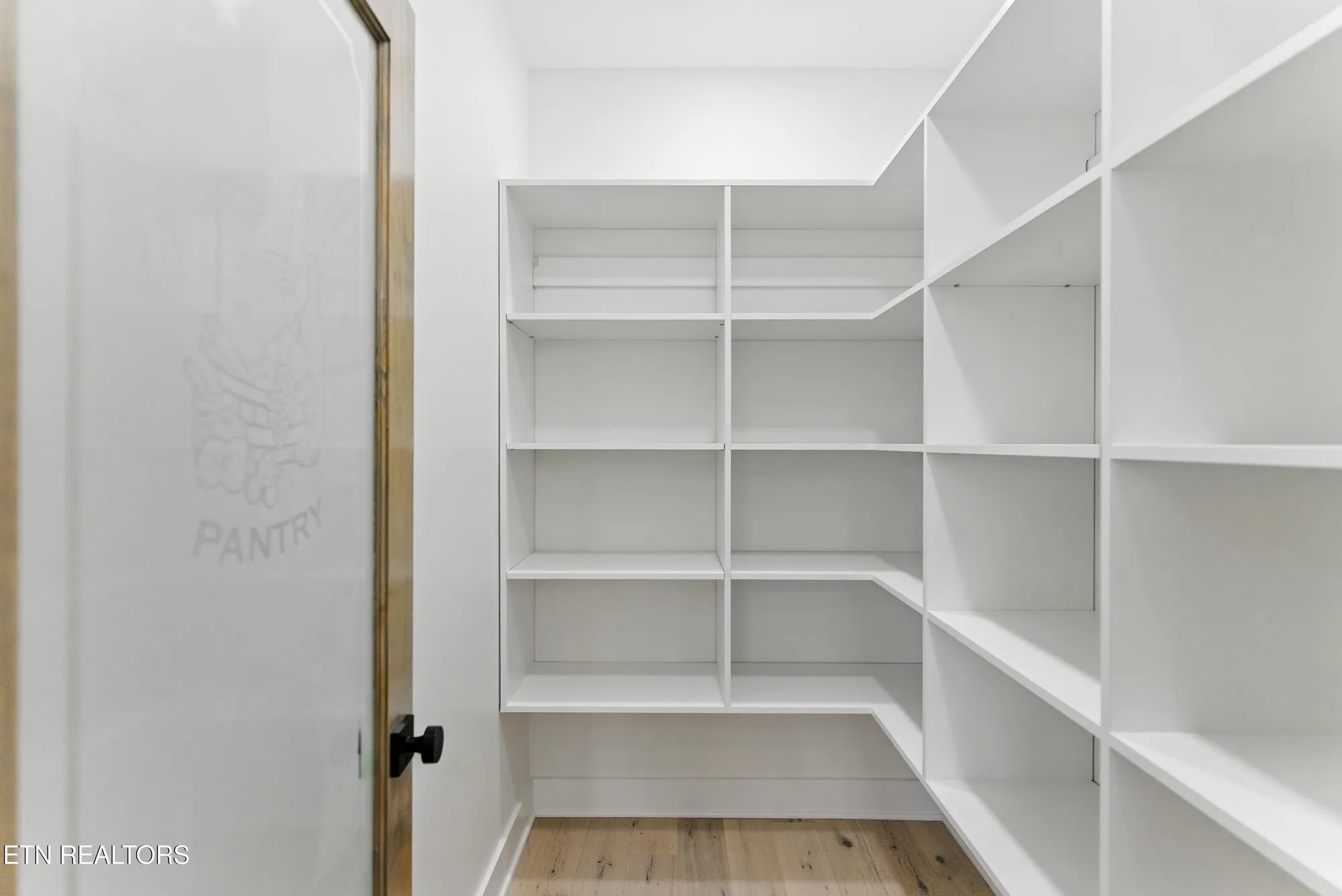 Property Slideshow image 14 of 53 | 155 elokwa way, Loudon, TN, 37774