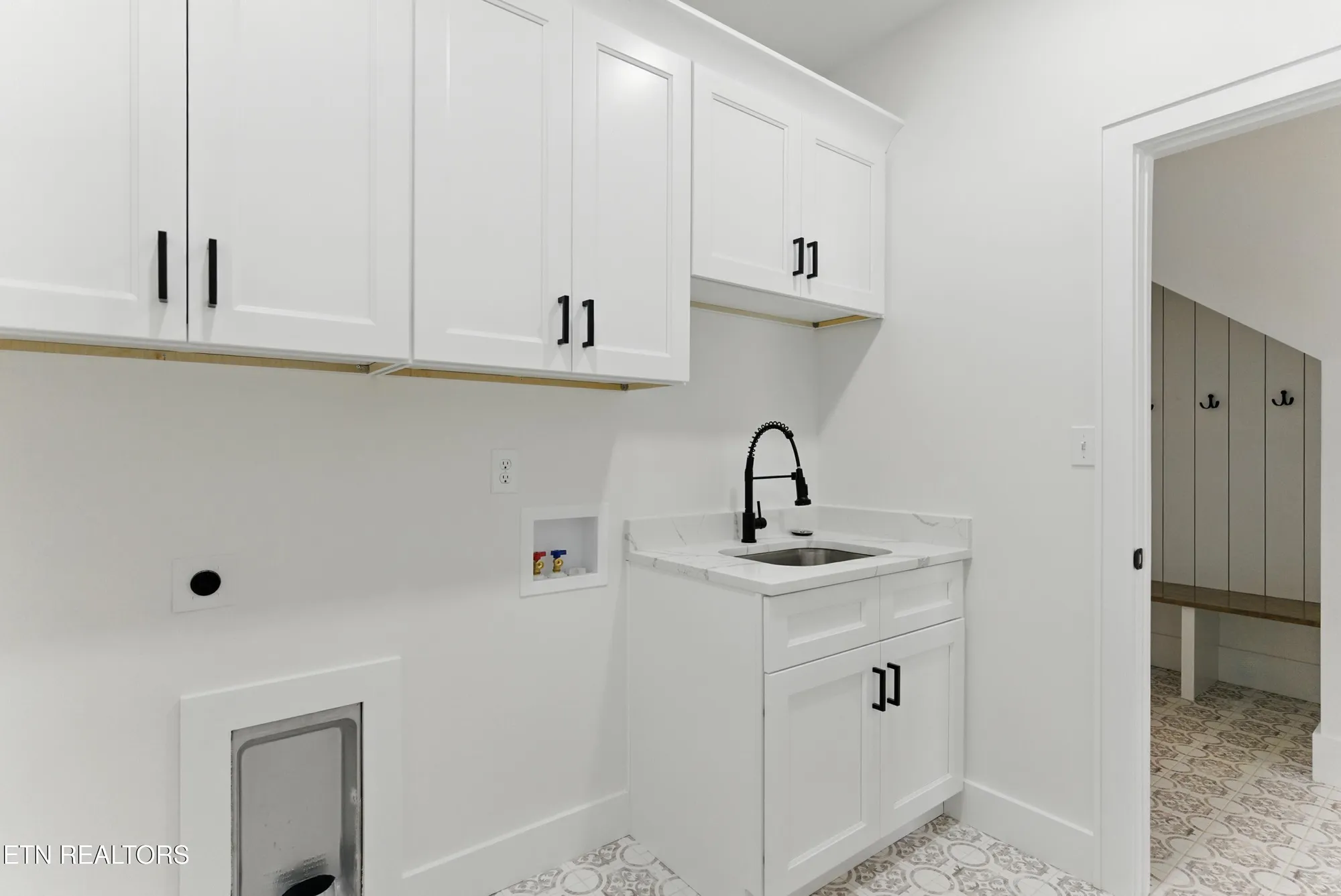 Property Slideshow image 27 of 53 | 155 elokwa way, Loudon, TN, 37774