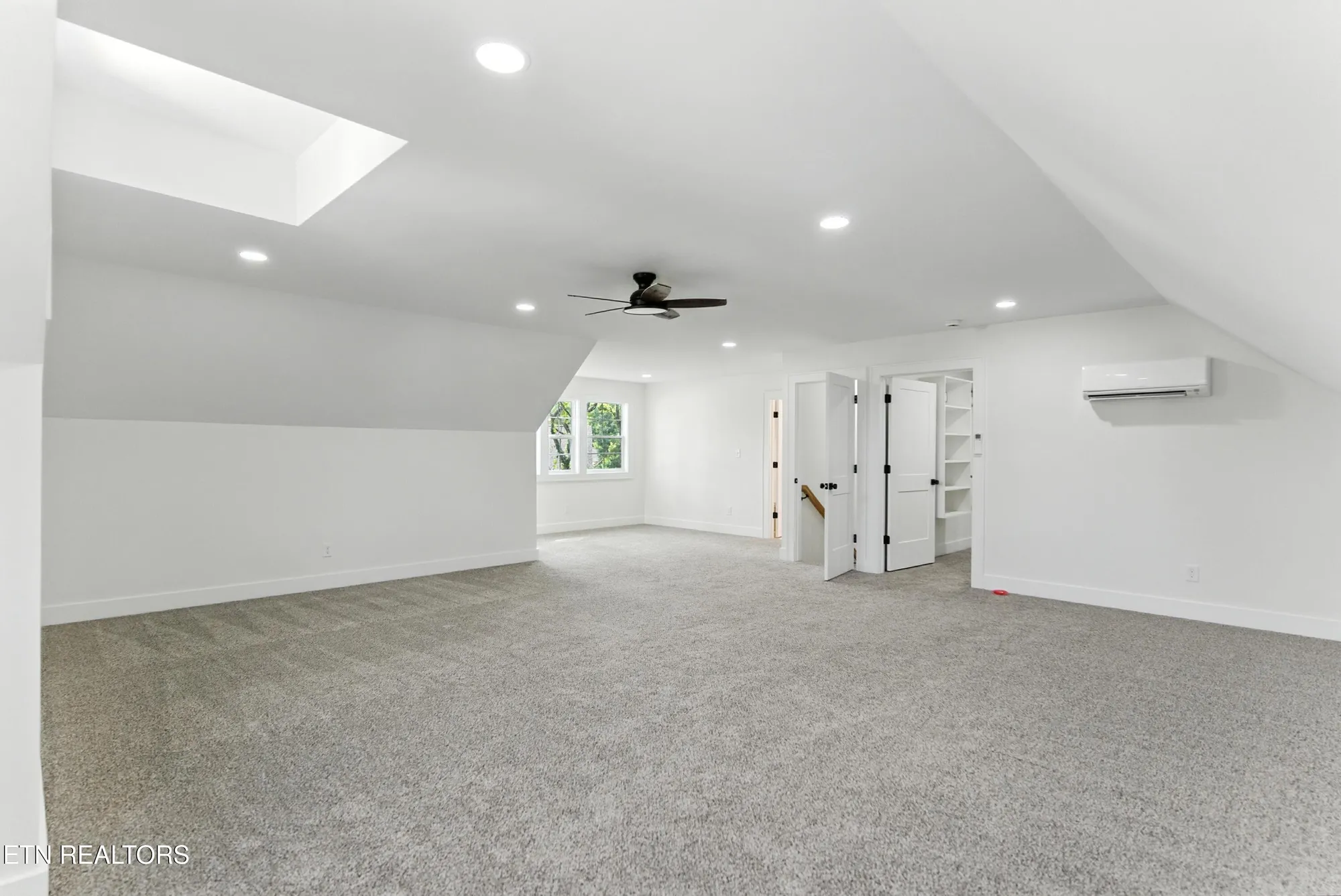 Property Slideshow image 41 of 53 | 155 elokwa way, Loudon, TN, 37774