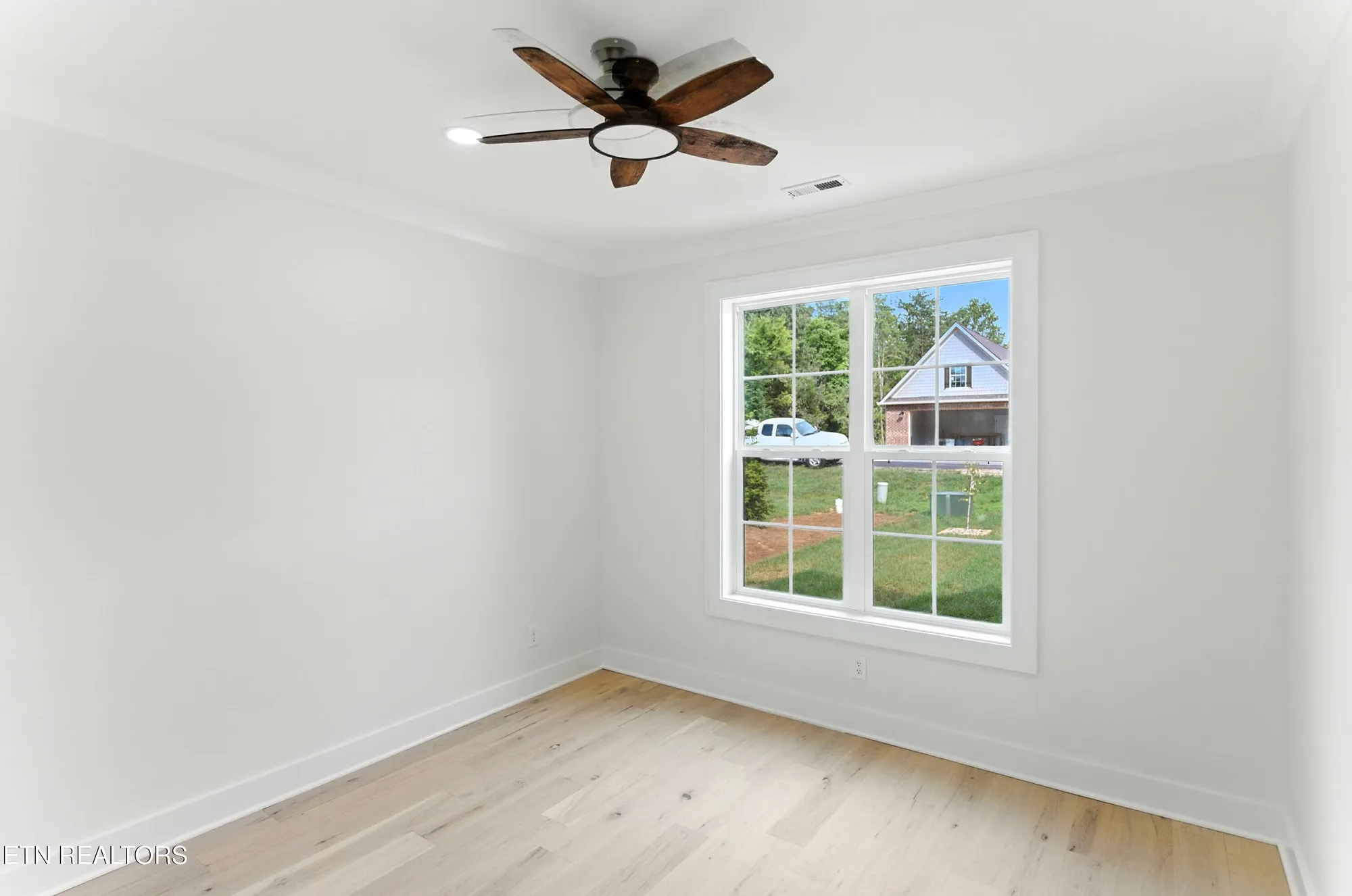 Property Slideshow image 34 of 53 | 155 elokwa way, Loudon, TN, 37774