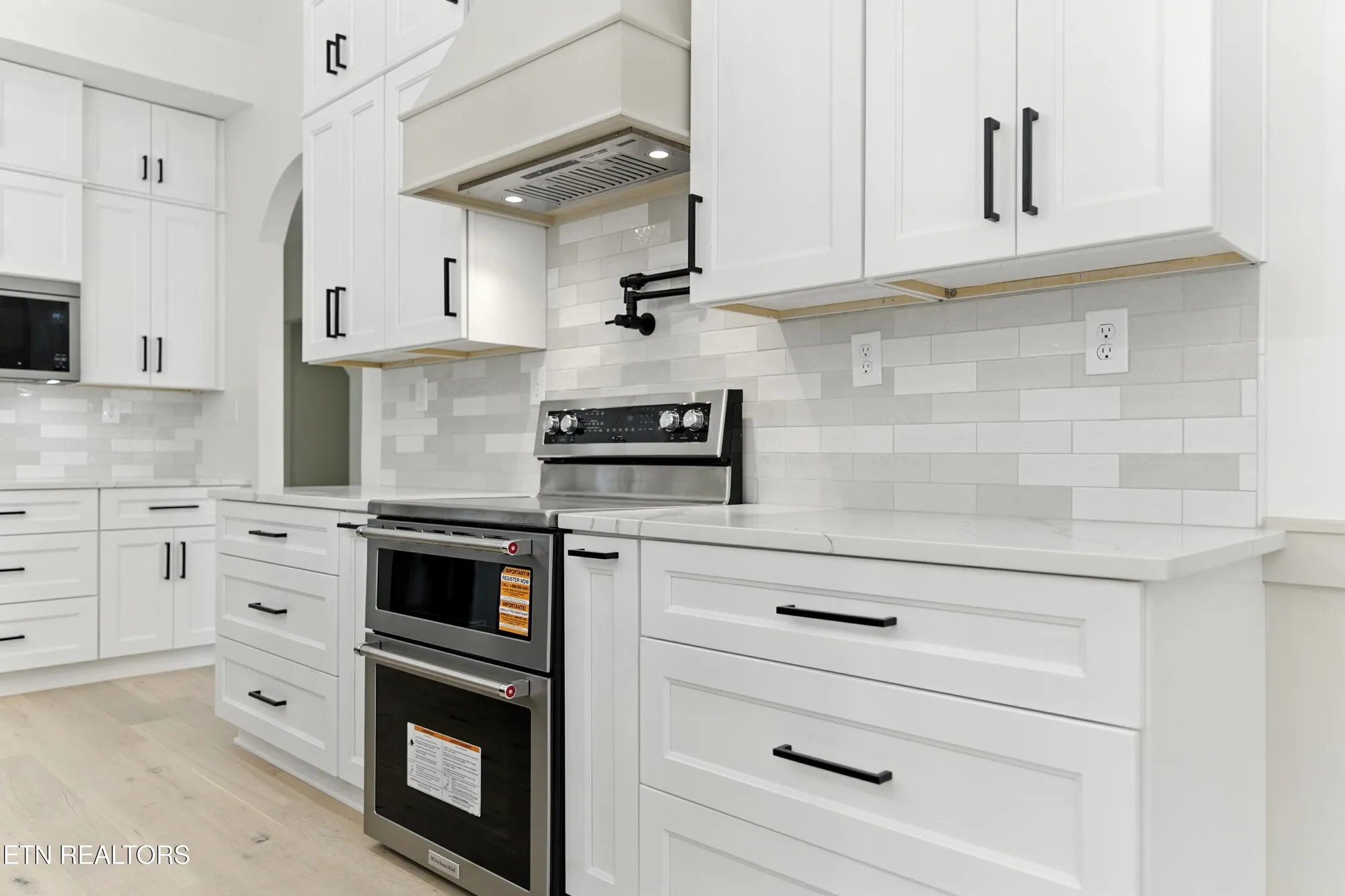 Property Slideshow image 12 of 53 | 155 elokwa way, Loudon, TN, 37774