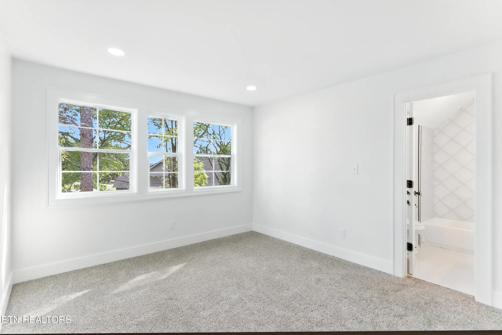 Property Slideshow image 35 of 53 | 155 elokwa way, Loudon, TN, 37774