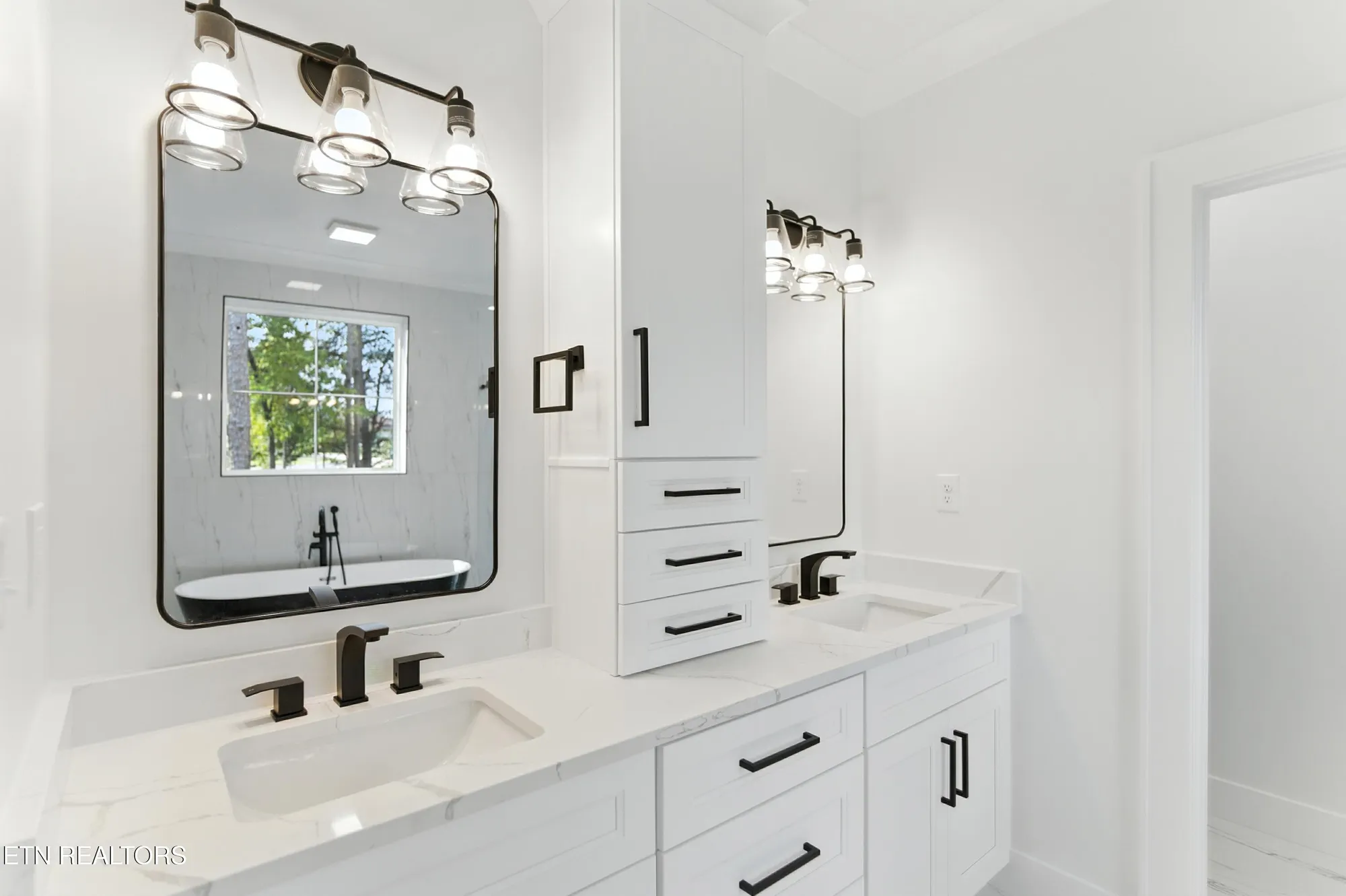 Property Slideshow image 23 of 53 | 155 elokwa way, Loudon, TN, 37774