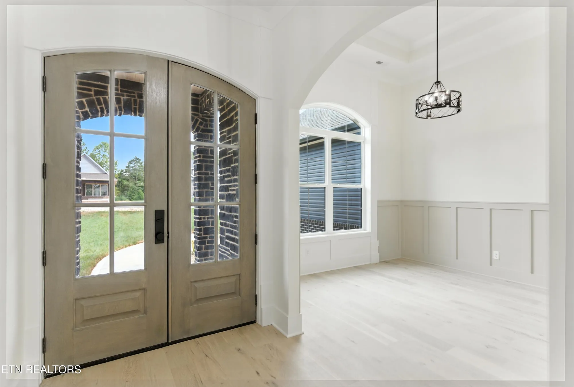 Property Slideshow image 5 of 53 | 155 elokwa way, Loudon, TN, 37774