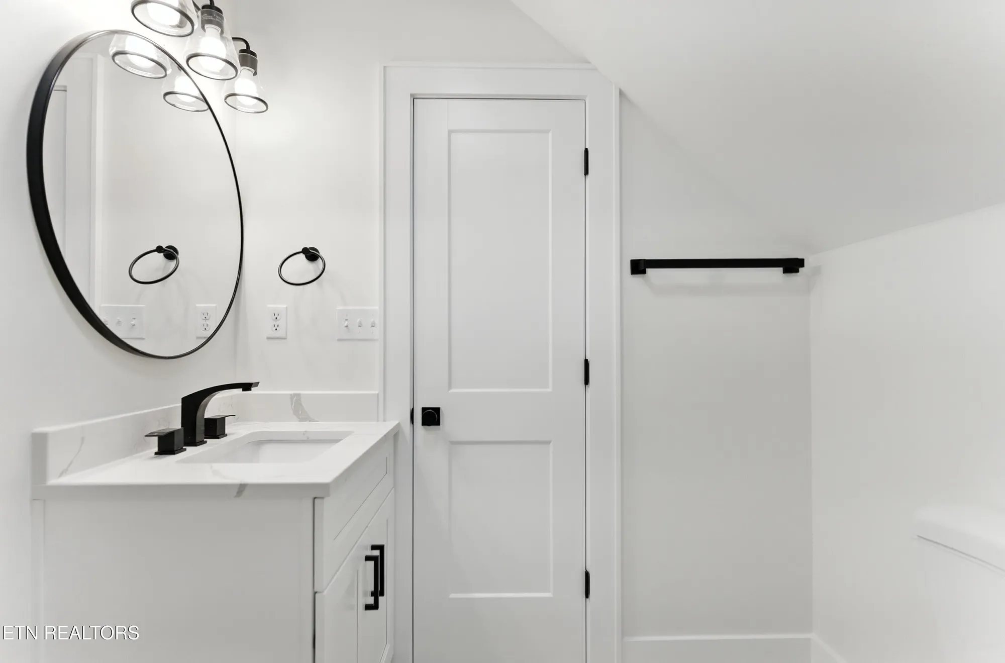 Property Slideshow image 29 of 53 | 155 elokwa way, Loudon, TN, 37774