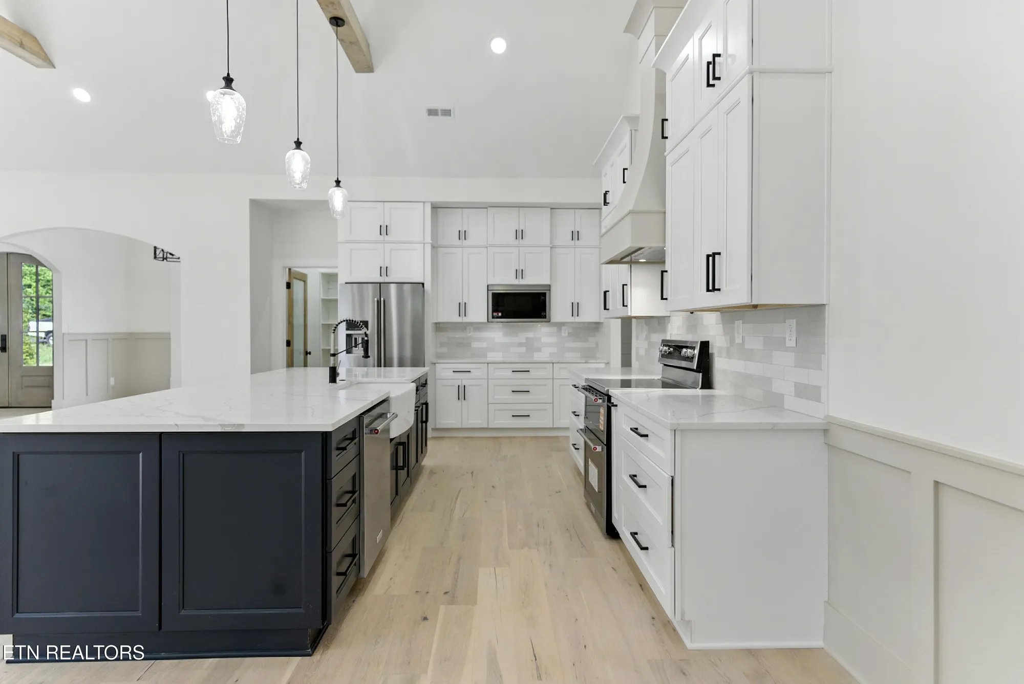 Property Slideshow image 11 of 53 | 155 elokwa way, Loudon, TN, 37774