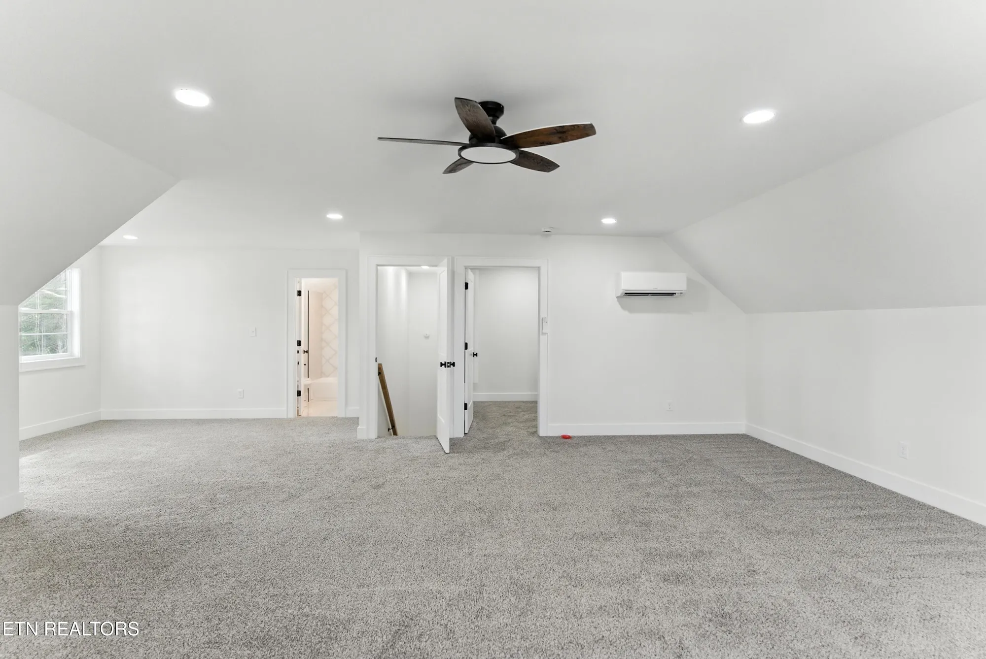 Property Slideshow image 42 of 53 | 155 elokwa way, Loudon, TN, 37774