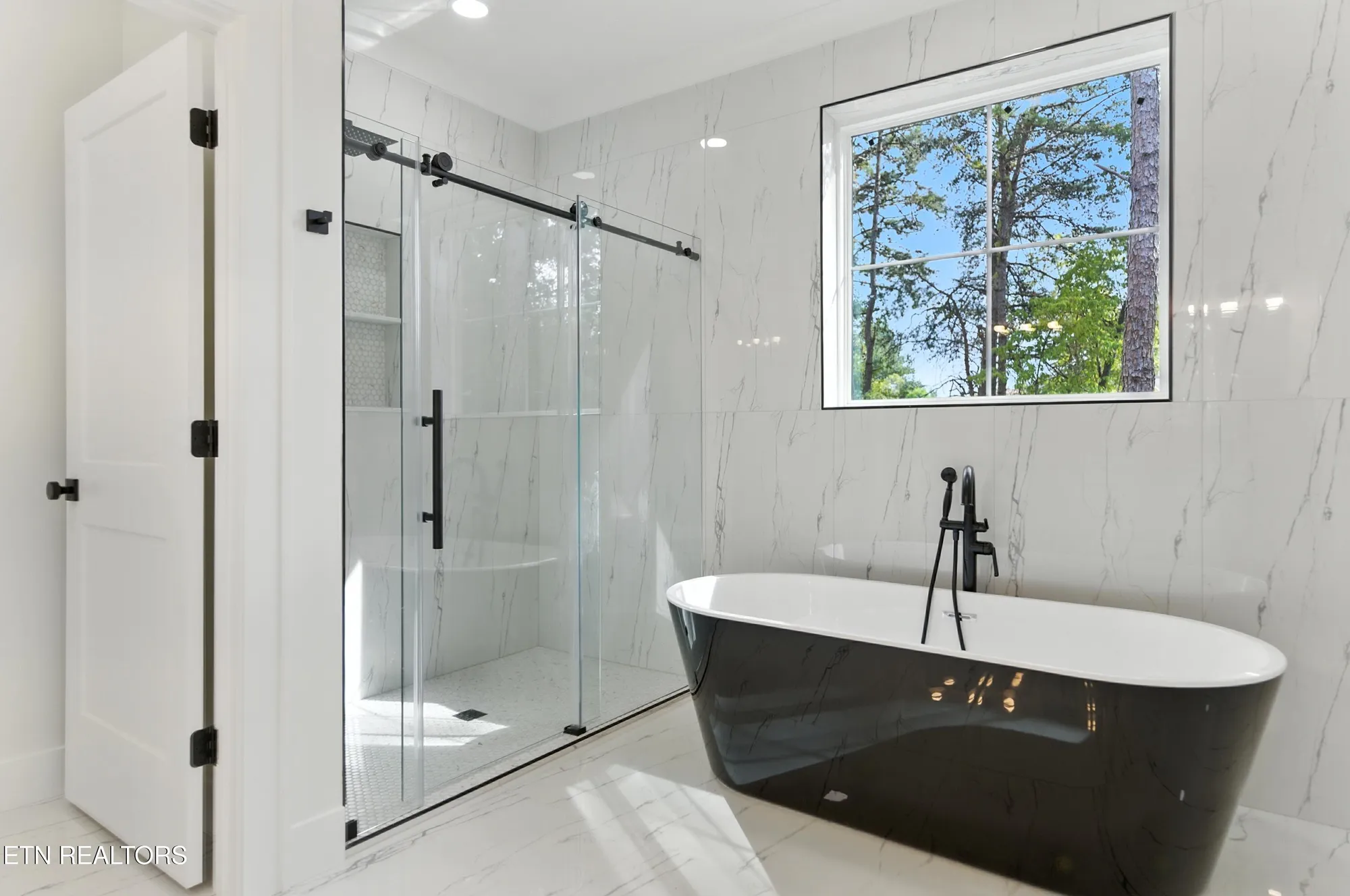 Property Slideshow image 20 of 53 | 155 elokwa way, Loudon, TN, 37774