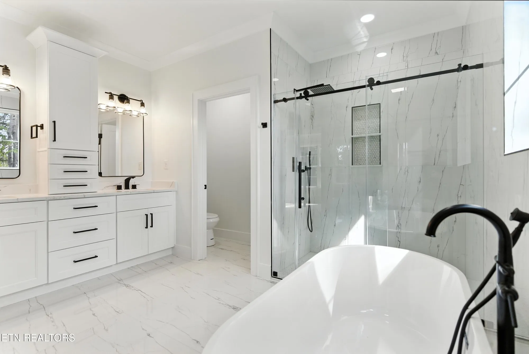 Property Slideshow image 21 of 53 | 155 elokwa way, Loudon, TN, 37774