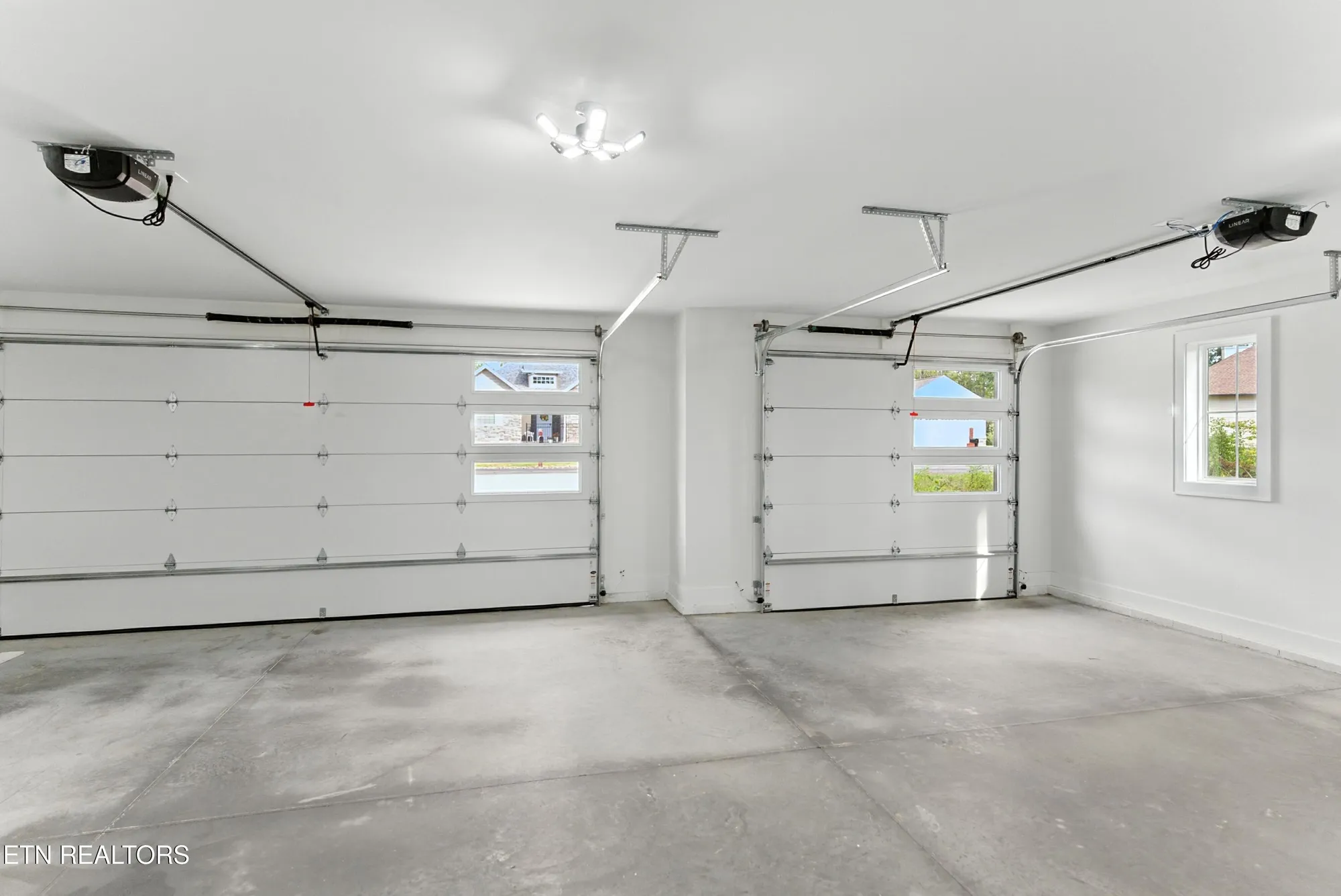 Property Slideshow image 43 of 53 | 155 elokwa way, Loudon, TN, 37774