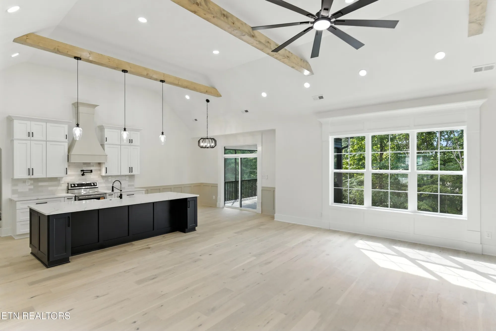 Property Slideshow image 10 of 53 | 155 elokwa way, Loudon, TN, 37774