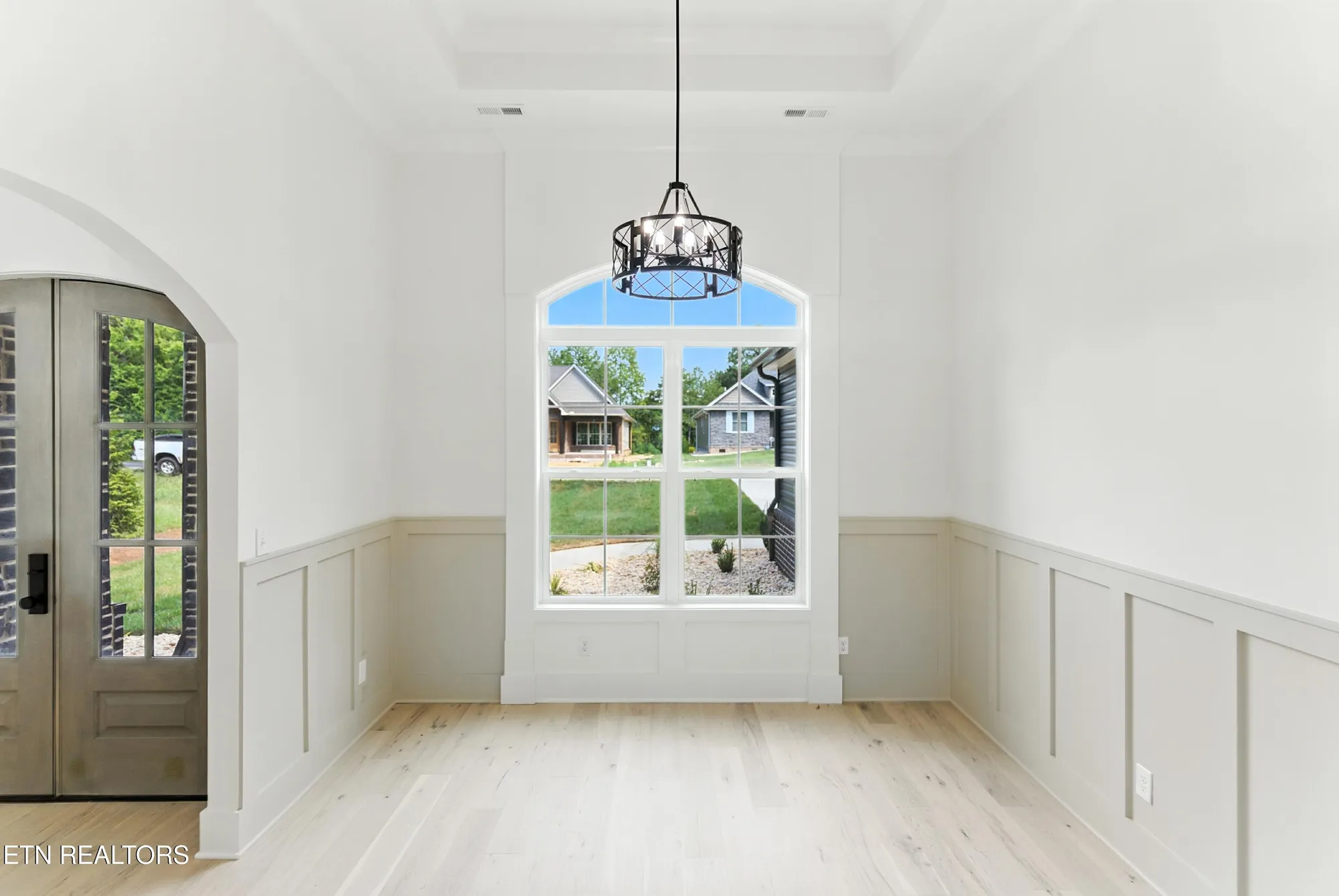 Property Slideshow image 6 of 53 | 155 elokwa way, Loudon, TN, 37774