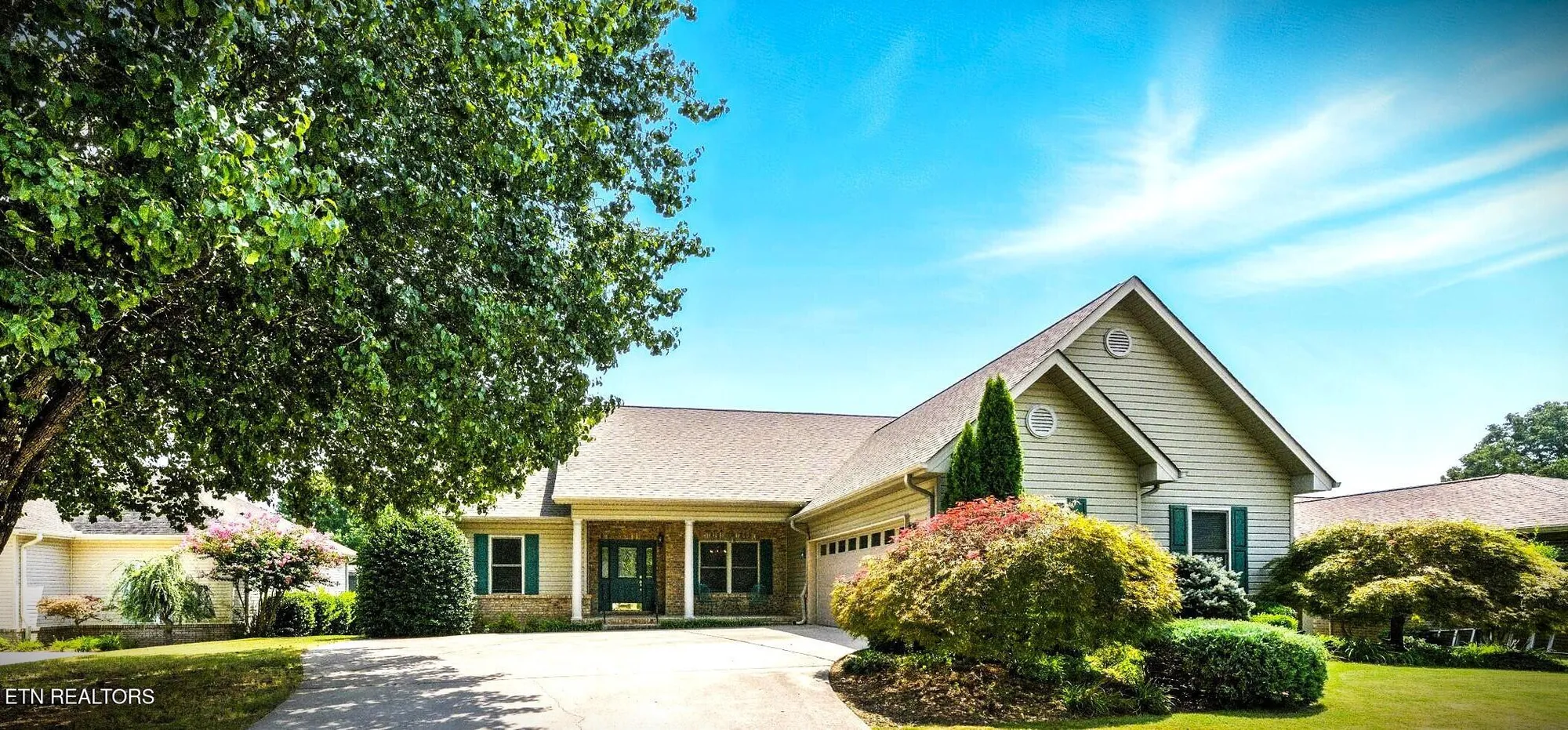 Property Slideshow image 2 of 33 | 107 oohleeno way, Loudon, TN, 37774