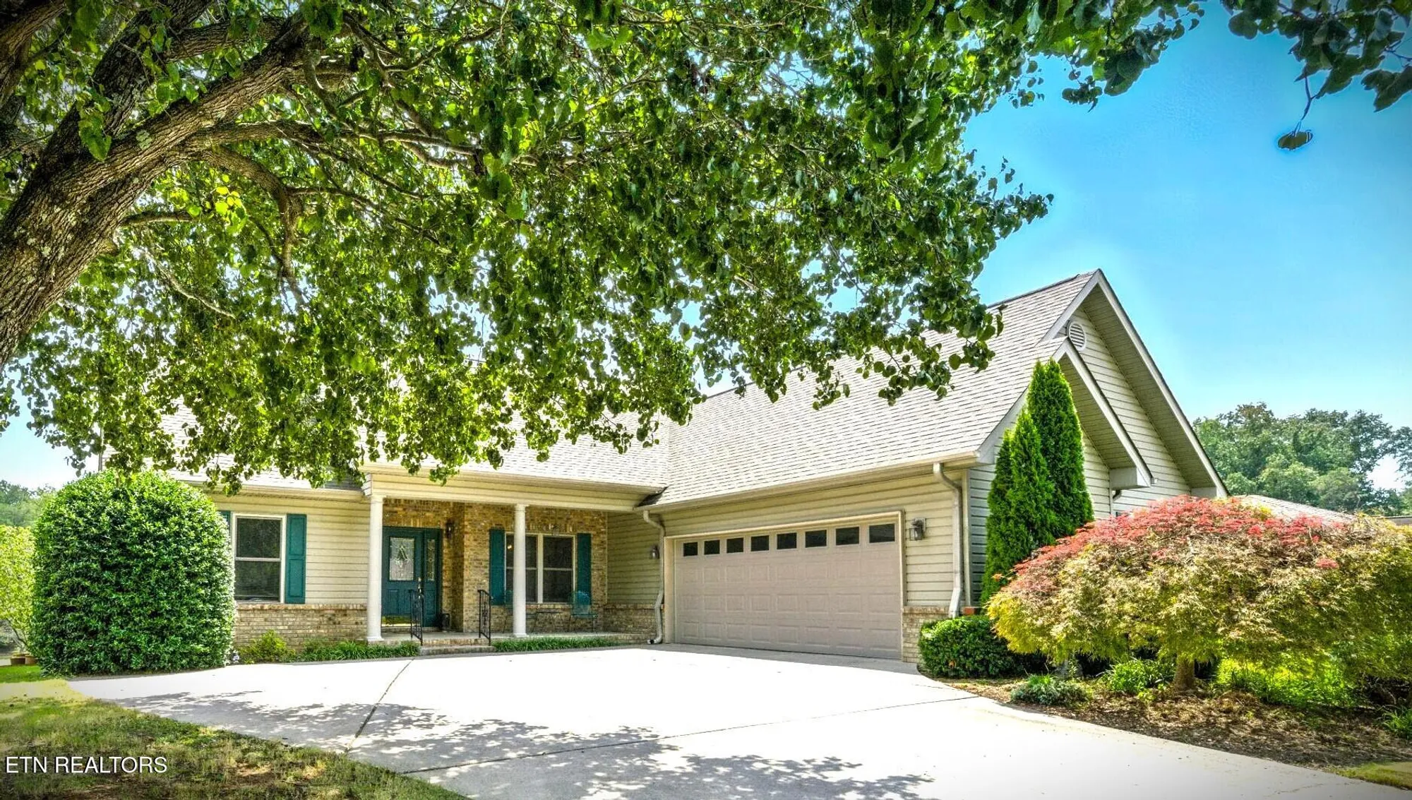 Property Slideshow image 3 of 33 | 107 oohleeno way, Loudon, TN, 37774