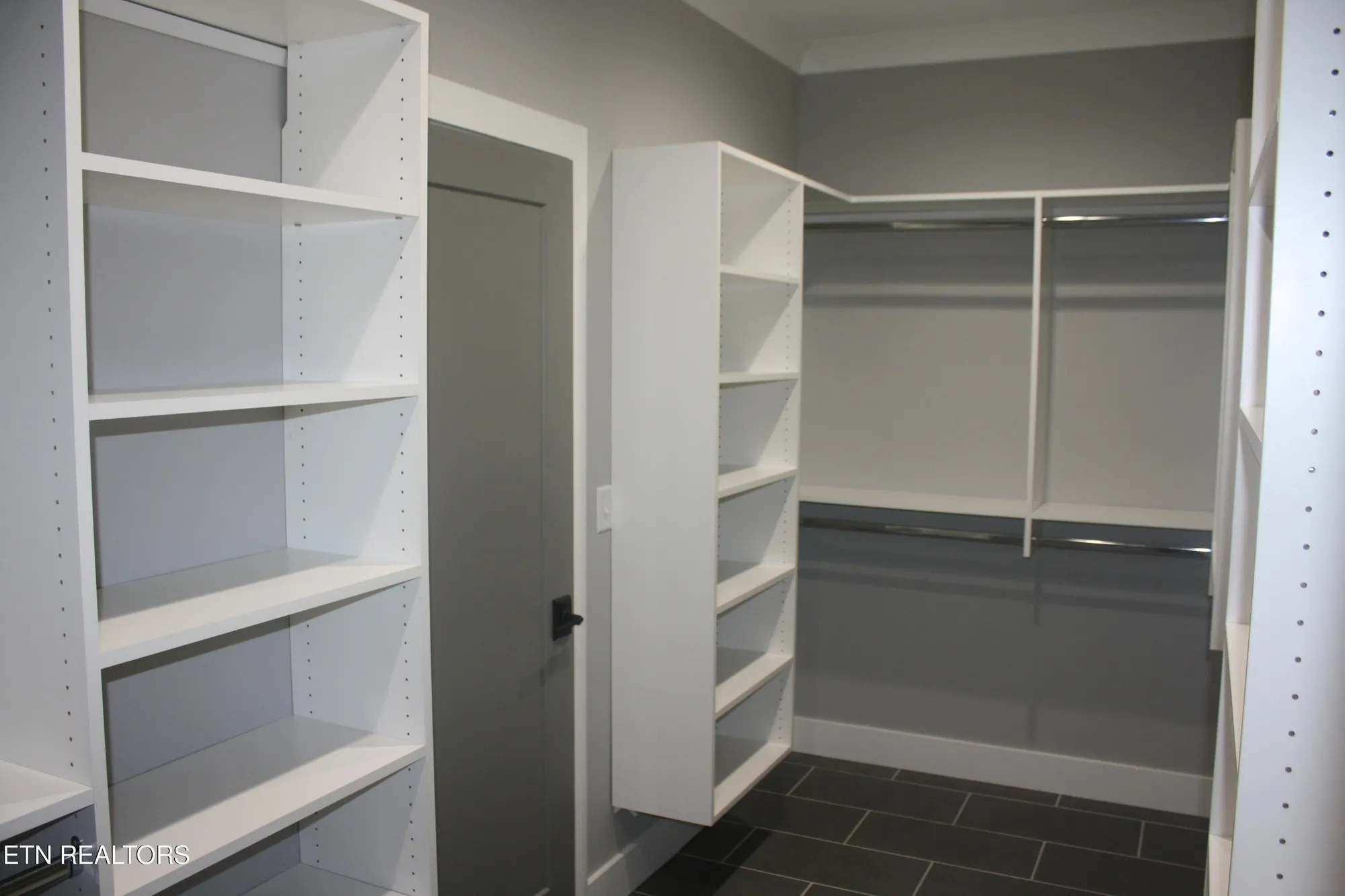 Property Slideshow image 20 of 39 | 256 watercrest dr, Vonore, TN, 37885