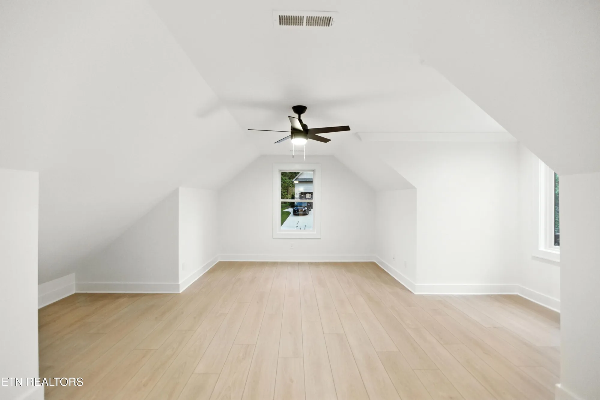 Property Slideshow image 40 of 50 | 238 gadusi way, Loudon, TN, 37774