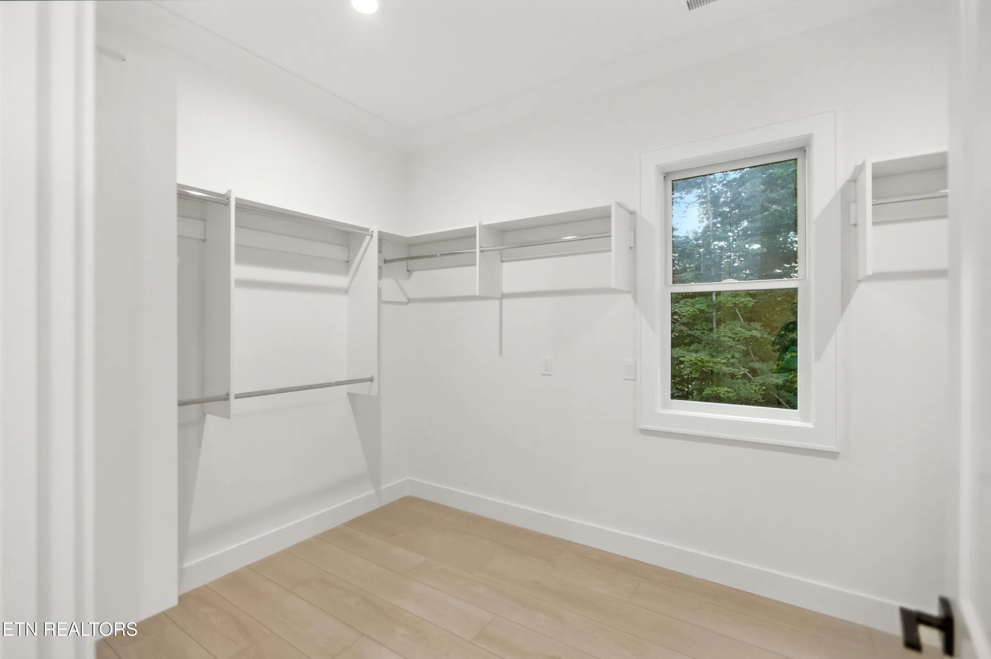 Property Slideshow image 31 of 50 | 238 gadusi way, Loudon, TN, 37774