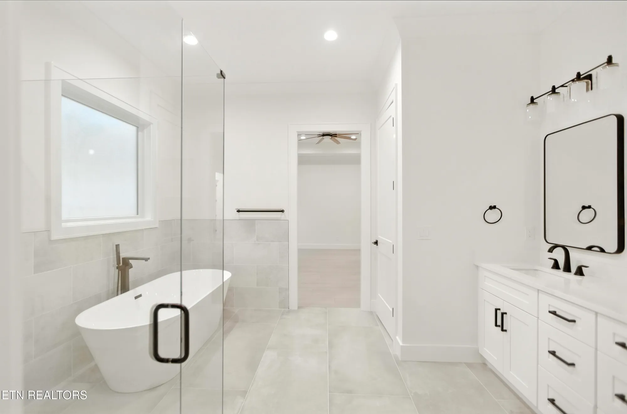 Property Slideshow image 28 of 50 | 238 gadusi way, Loudon, TN, 37774