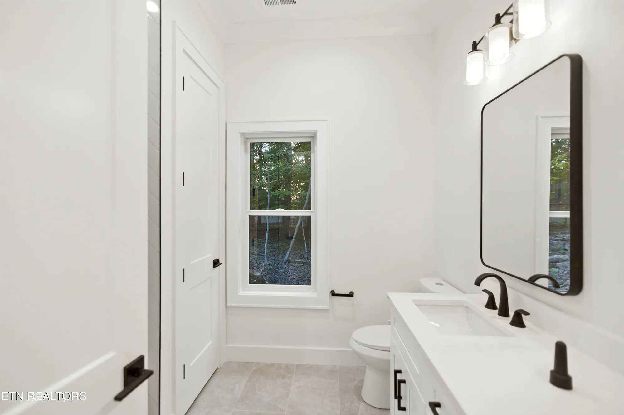 Property Slideshow image 34 of 50 | 238 gadusi way, Loudon, TN, 37774