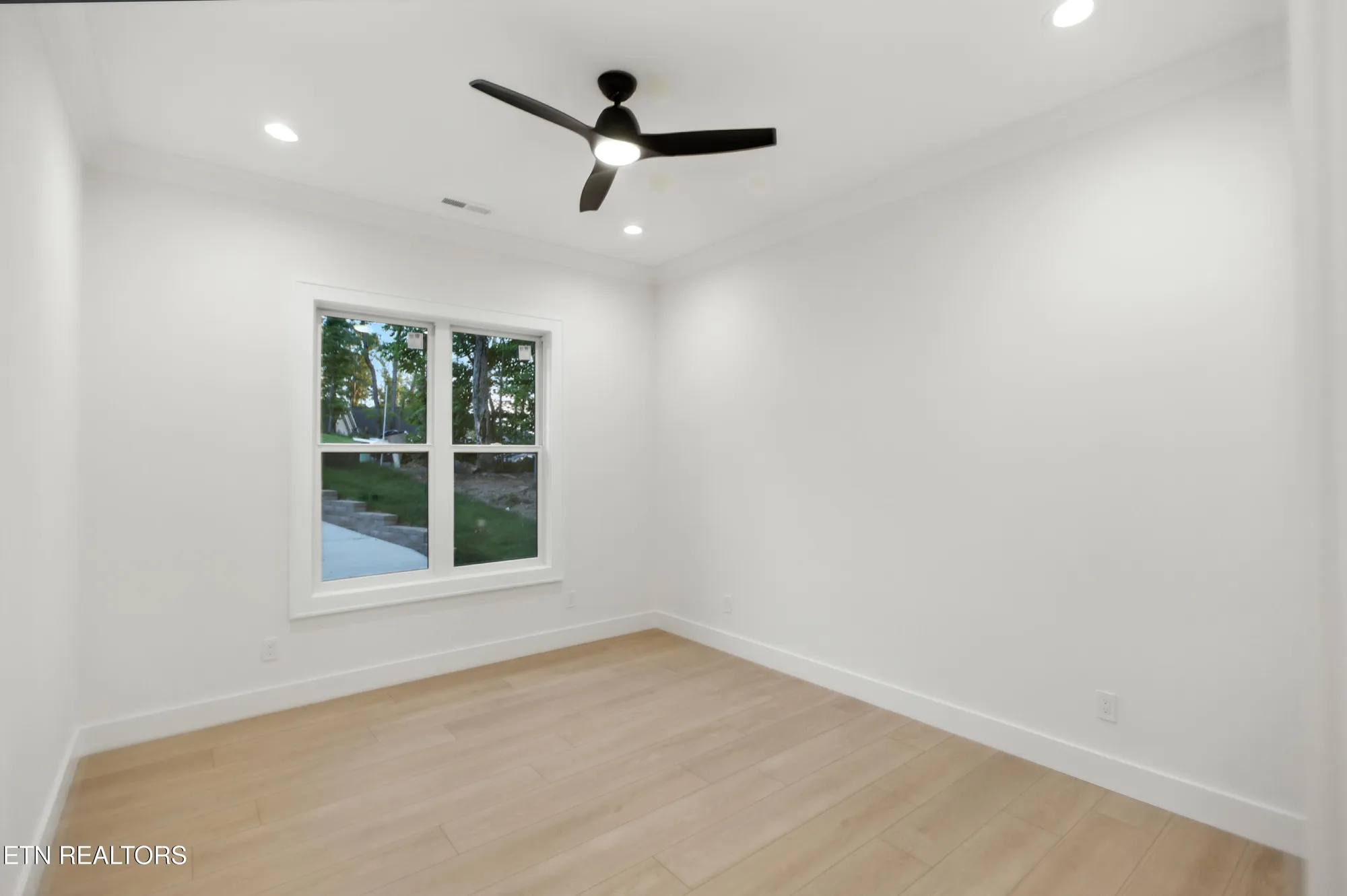 Property Slideshow image 32 of 50 | 238 gadusi way, Loudon, TN, 37774