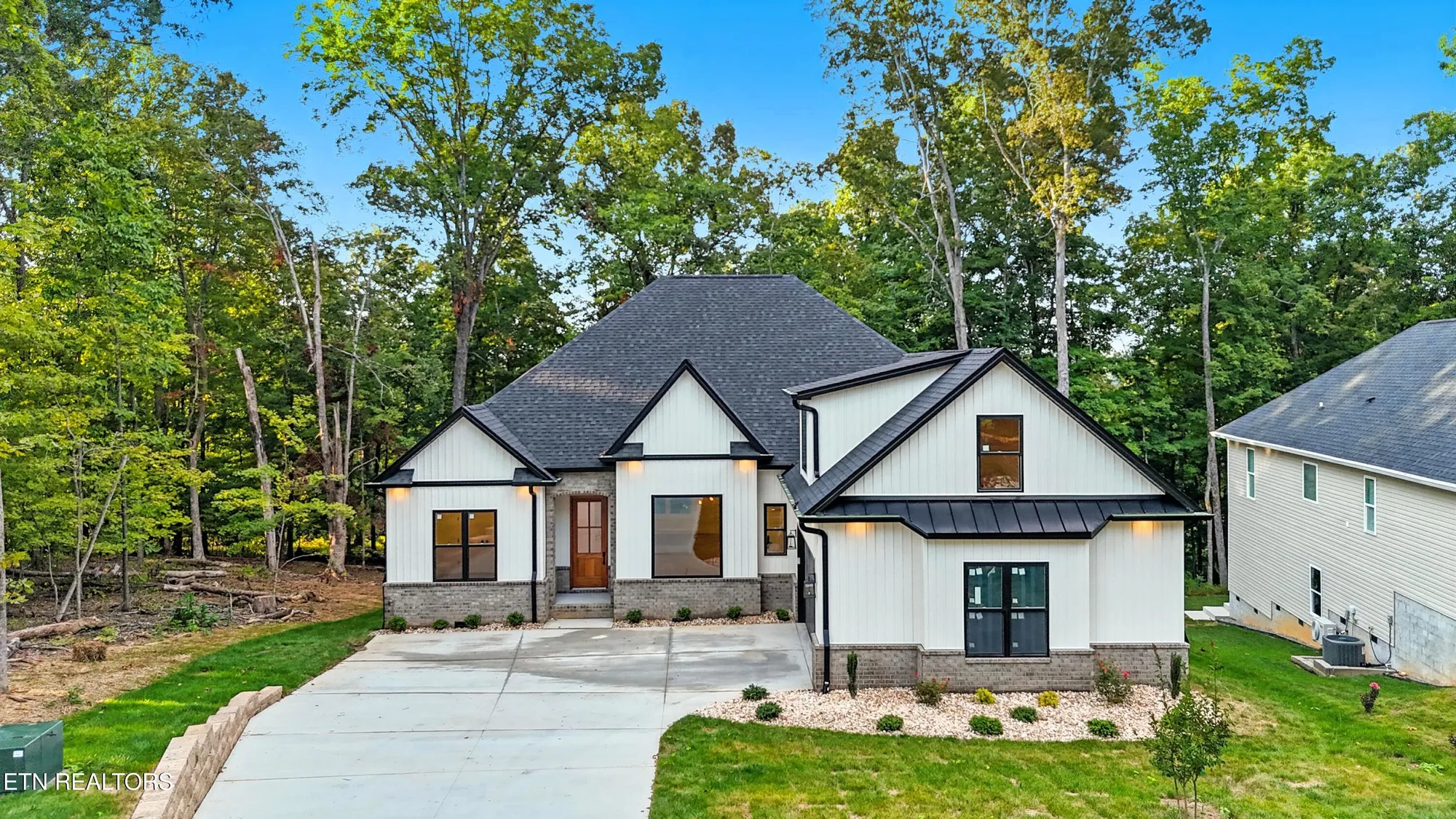 Property Slideshow image 3 of 50 | 238 gadusi way, Loudon, TN, 37774