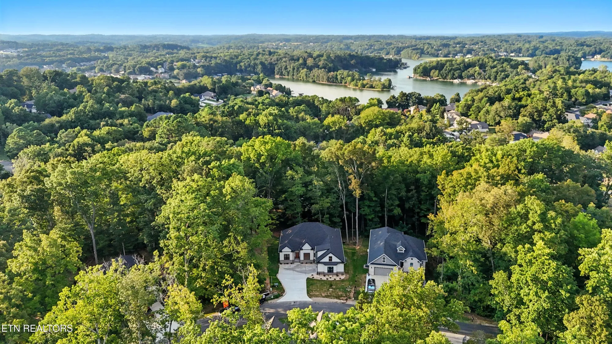 Property Slideshow image 4 of 50 | 238 gadusi way, Loudon, TN, 37774