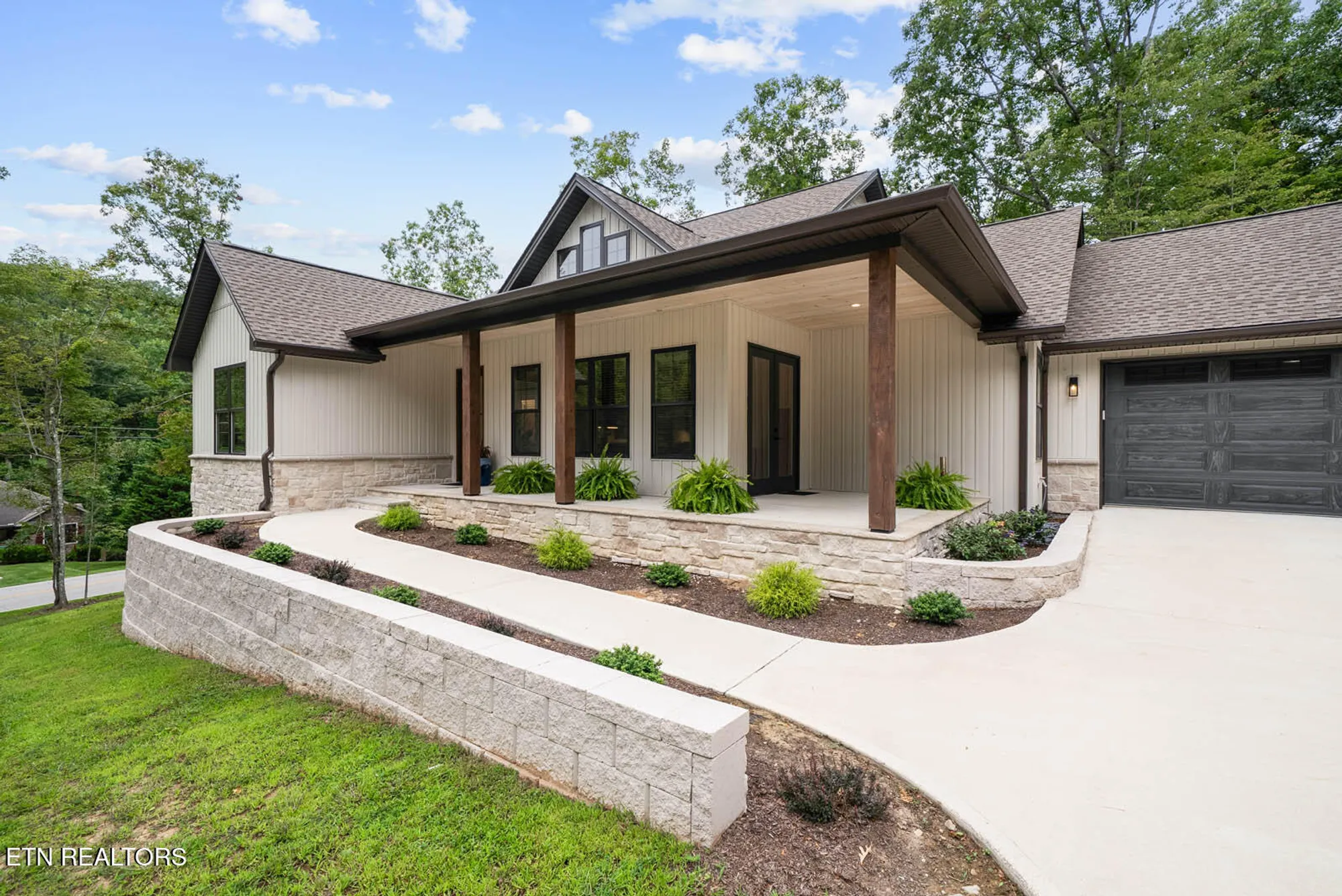 Property Slideshow image 2 of 52 | 11 brenningham ln, Crossville, TN, 38558