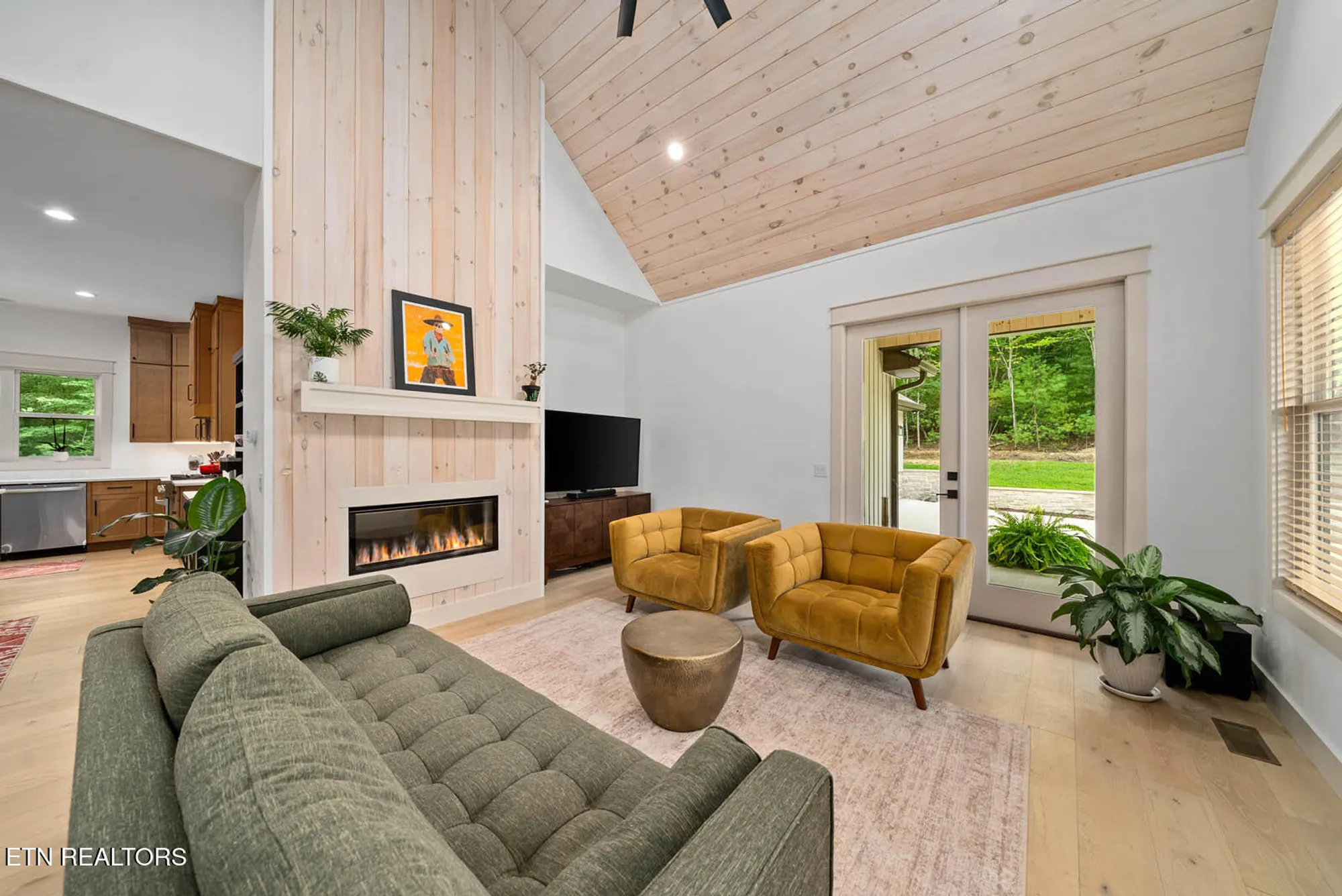 Property Slideshow image 5 of 52 | 11 brenningham ln, Crossville, TN, 38558