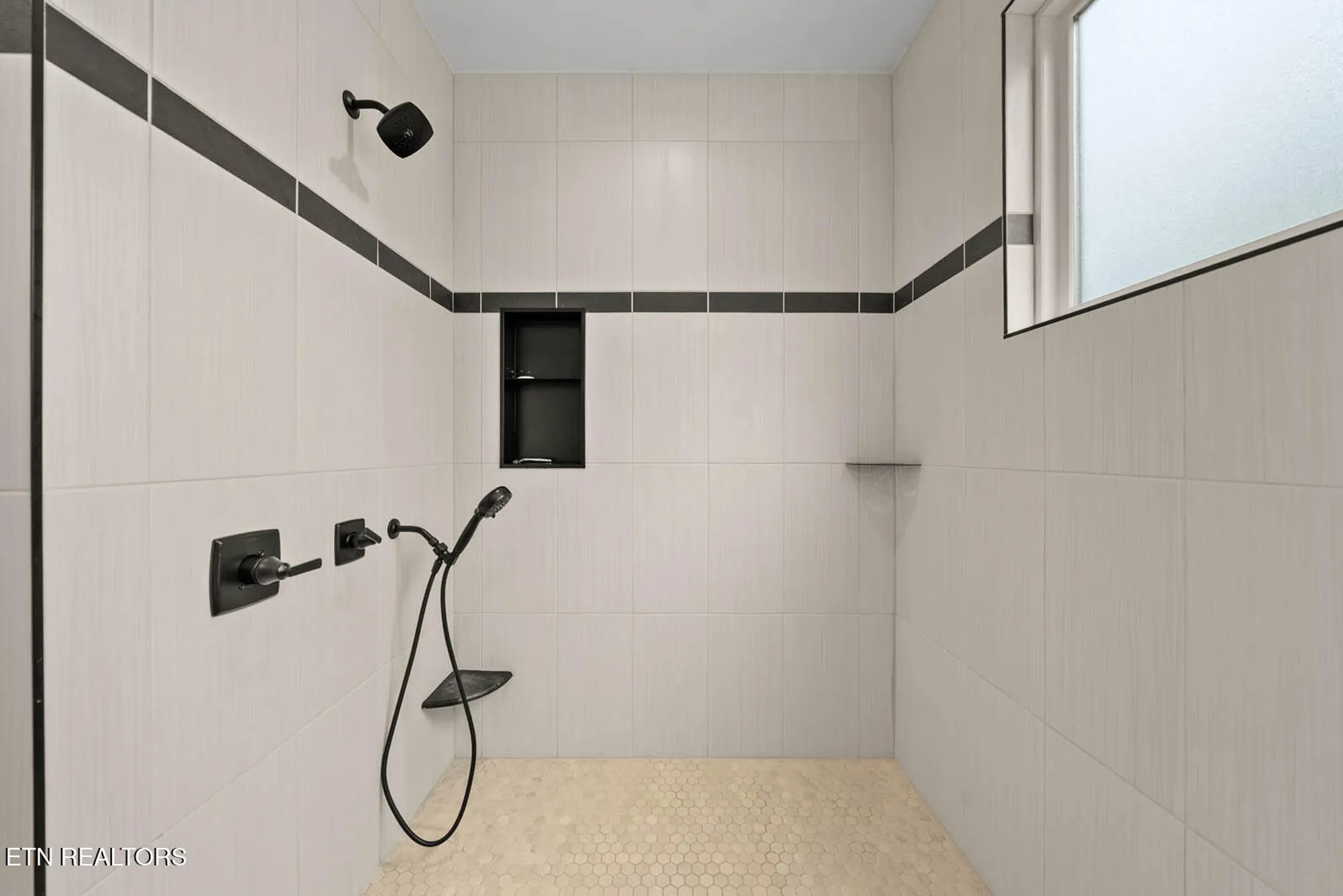 Property Slideshow image 29 of 52 | 11 brenningham ln, Crossville, TN, 38558